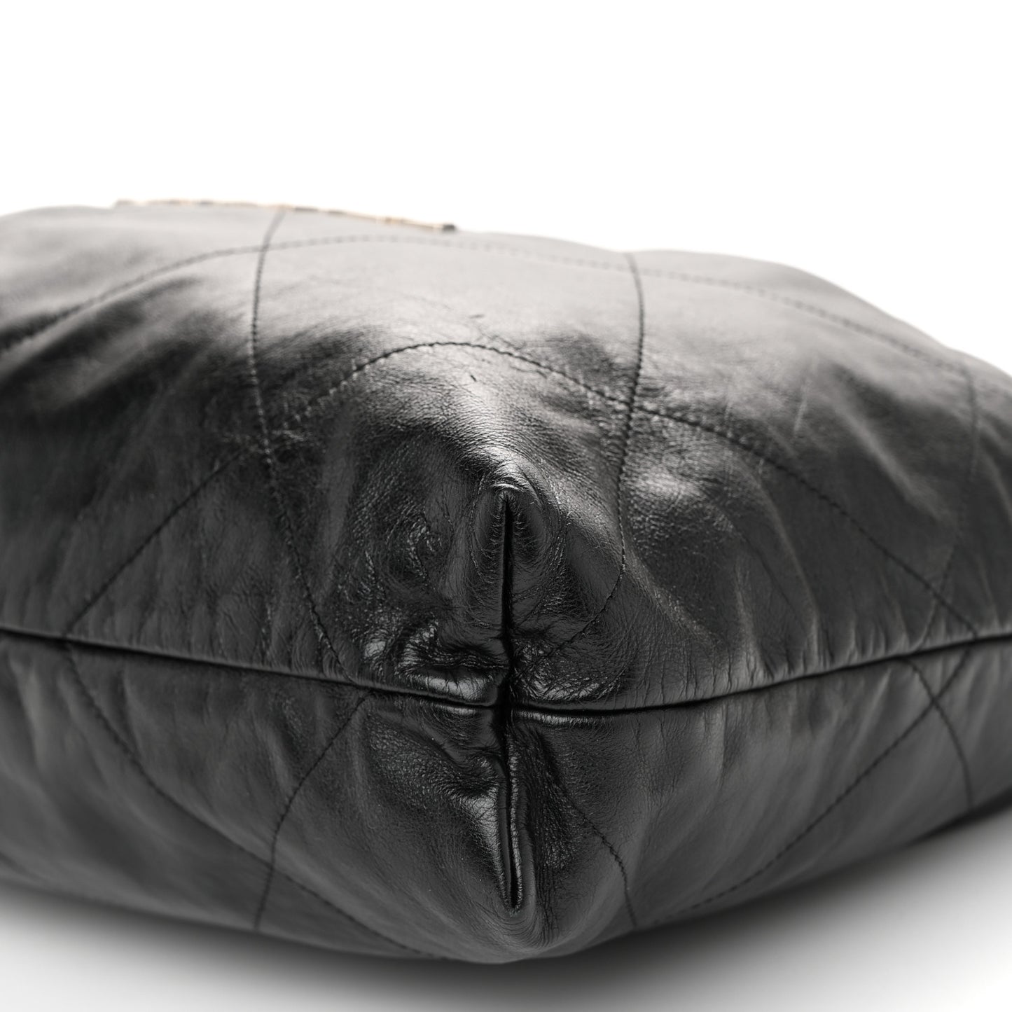 Shiny Calfskin Quilted Chanel 22 Black
