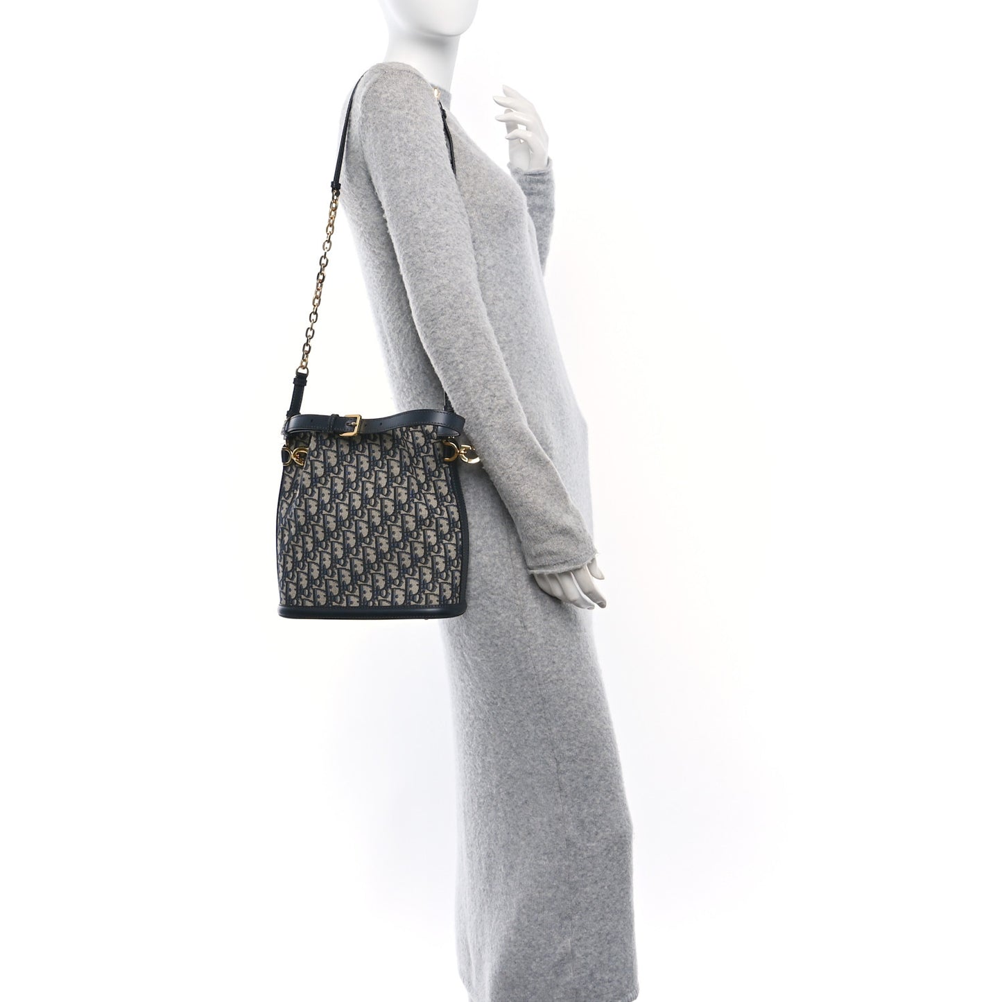 Oblique Medium C'est Chain Bucket Bag Blue