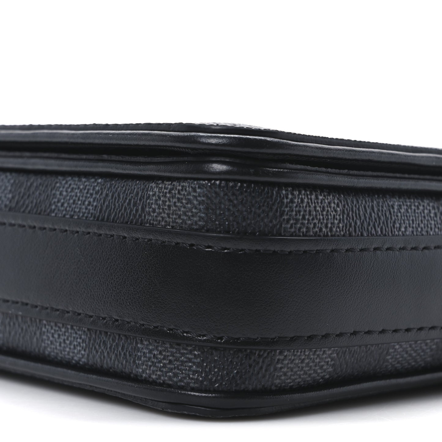 Damier Graphite 3D Studio Messenger