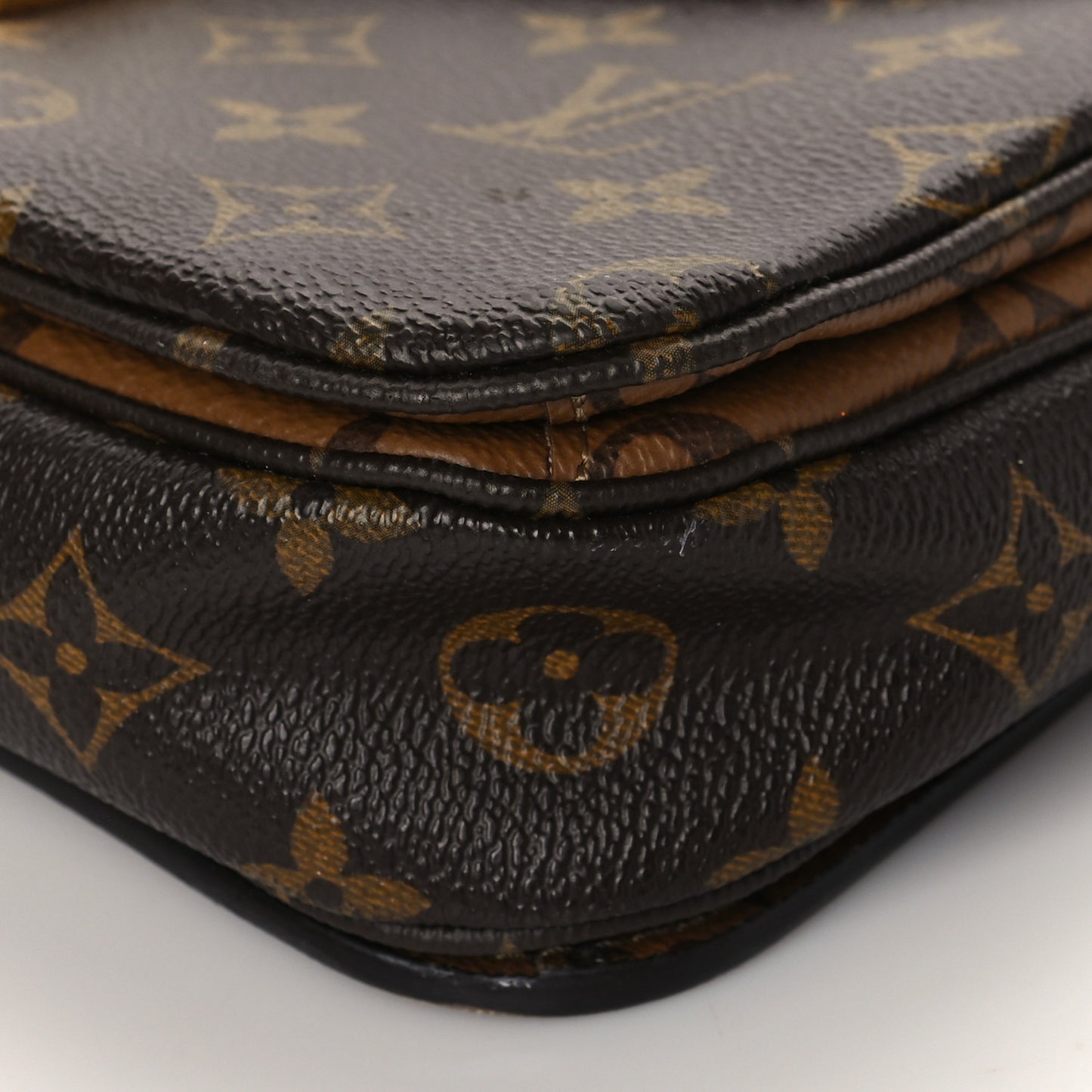 Reverse Monogram Pochette Metis