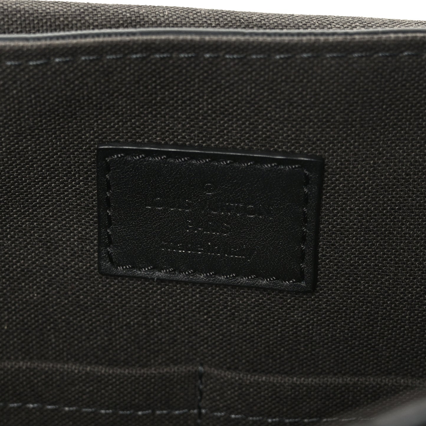 Damier Infini District PM Onyx