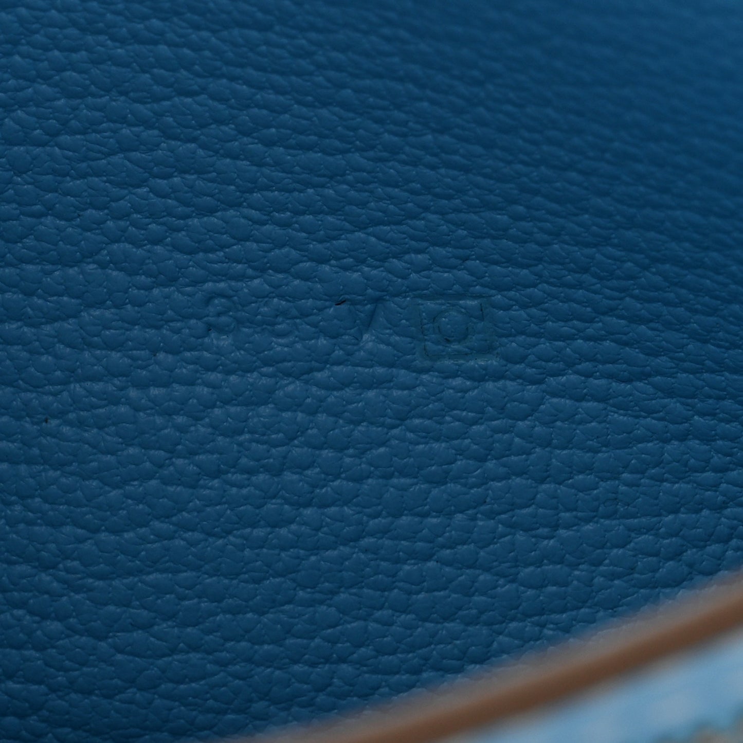 Chevre Mysore Bearn Gusset Wallet Celeste