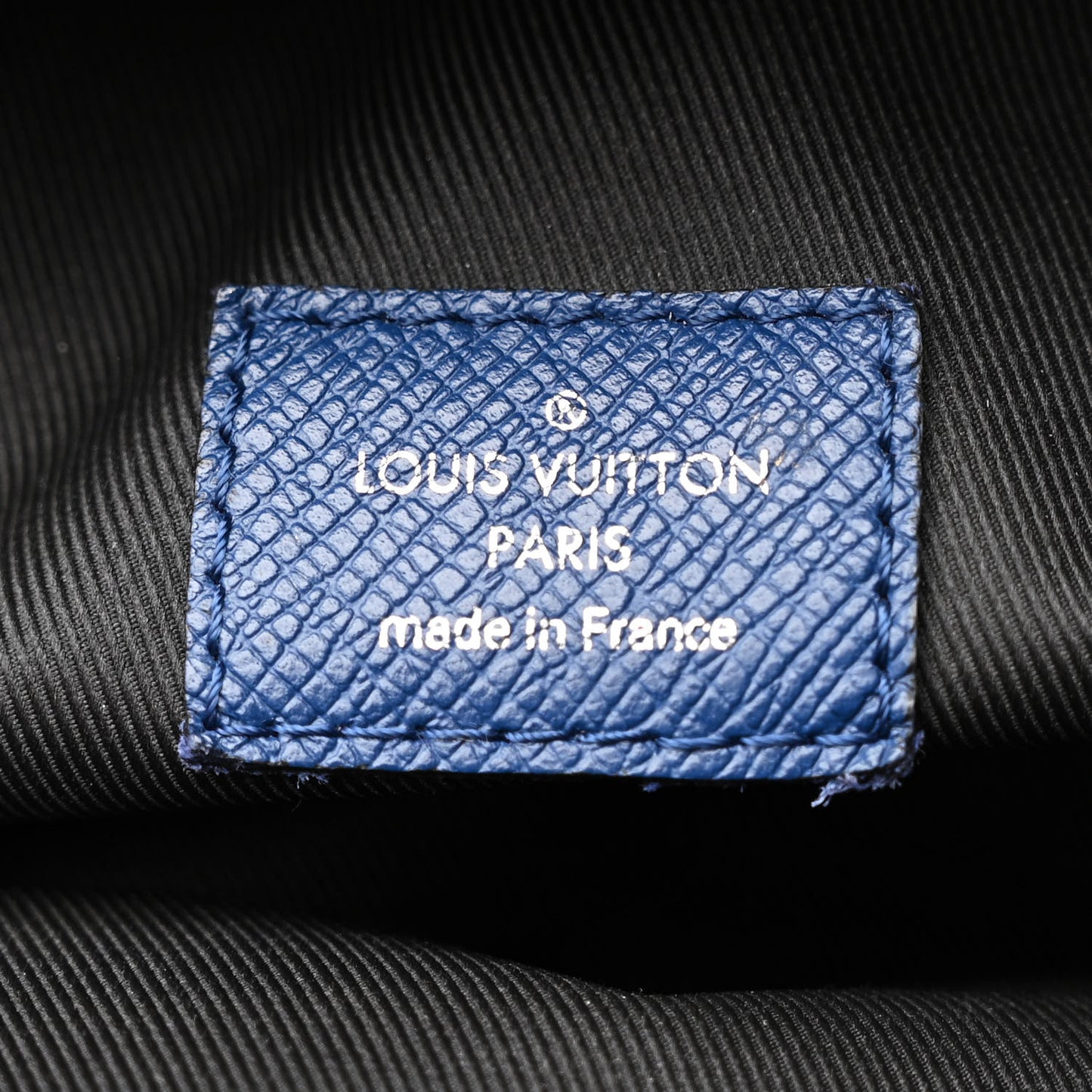 Taiga Monogram Discovery Backpack PM Cobalt