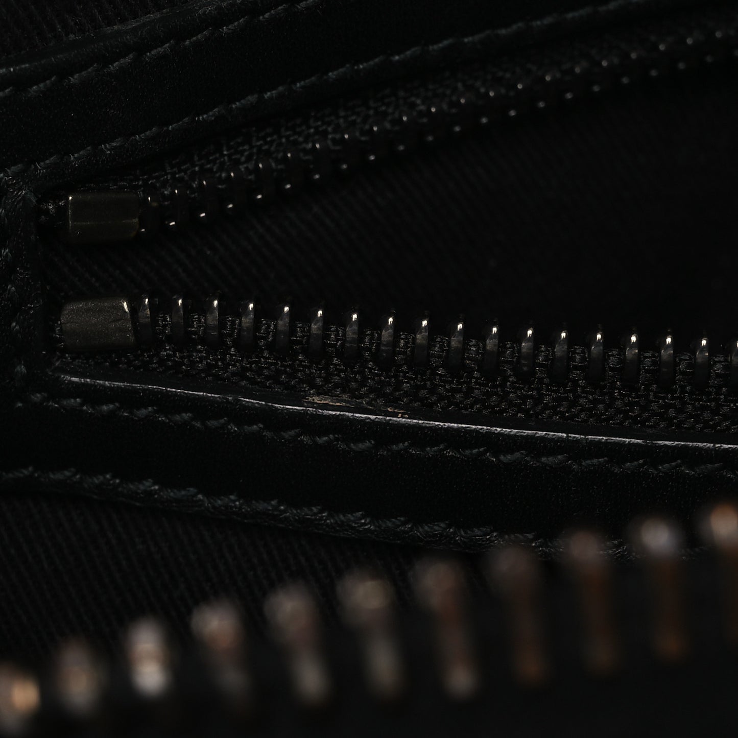 Shiny Lord Calfskin Small Antigona Black