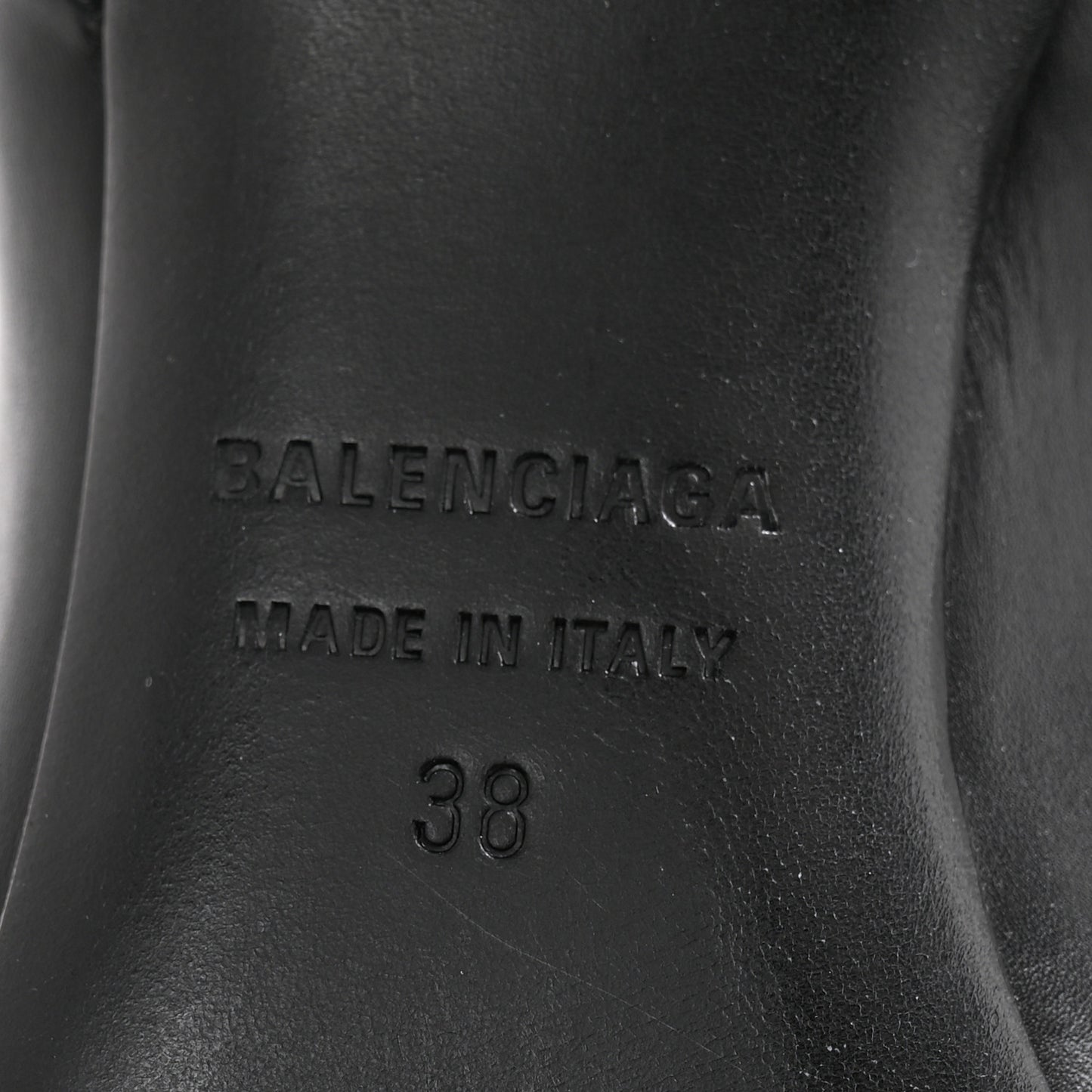 Calfskin Hourglass Bootie 38 Black