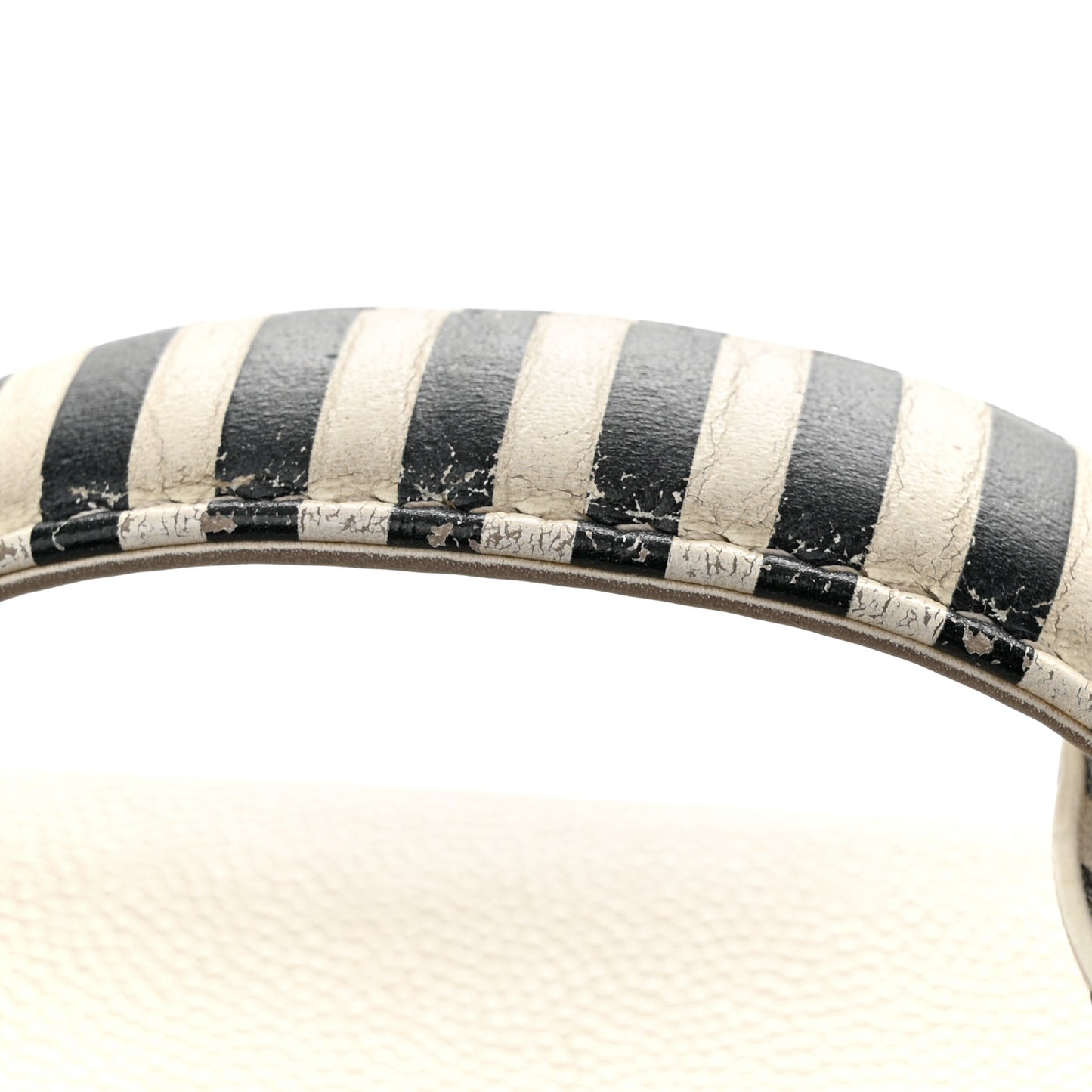 Caviar Quilted Striped Medium CC Filigree Vanity Case White Black
