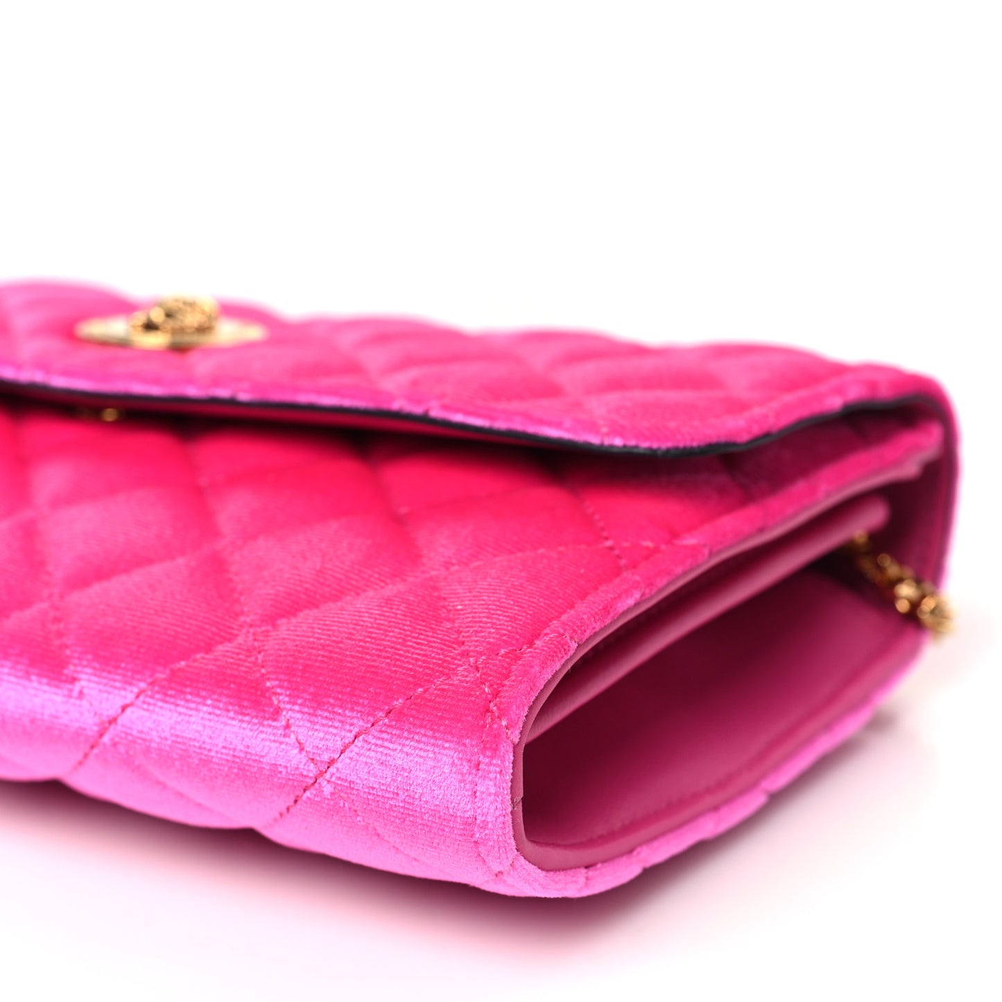 Velvet Quilted Medusa Wallet On Chain Pink