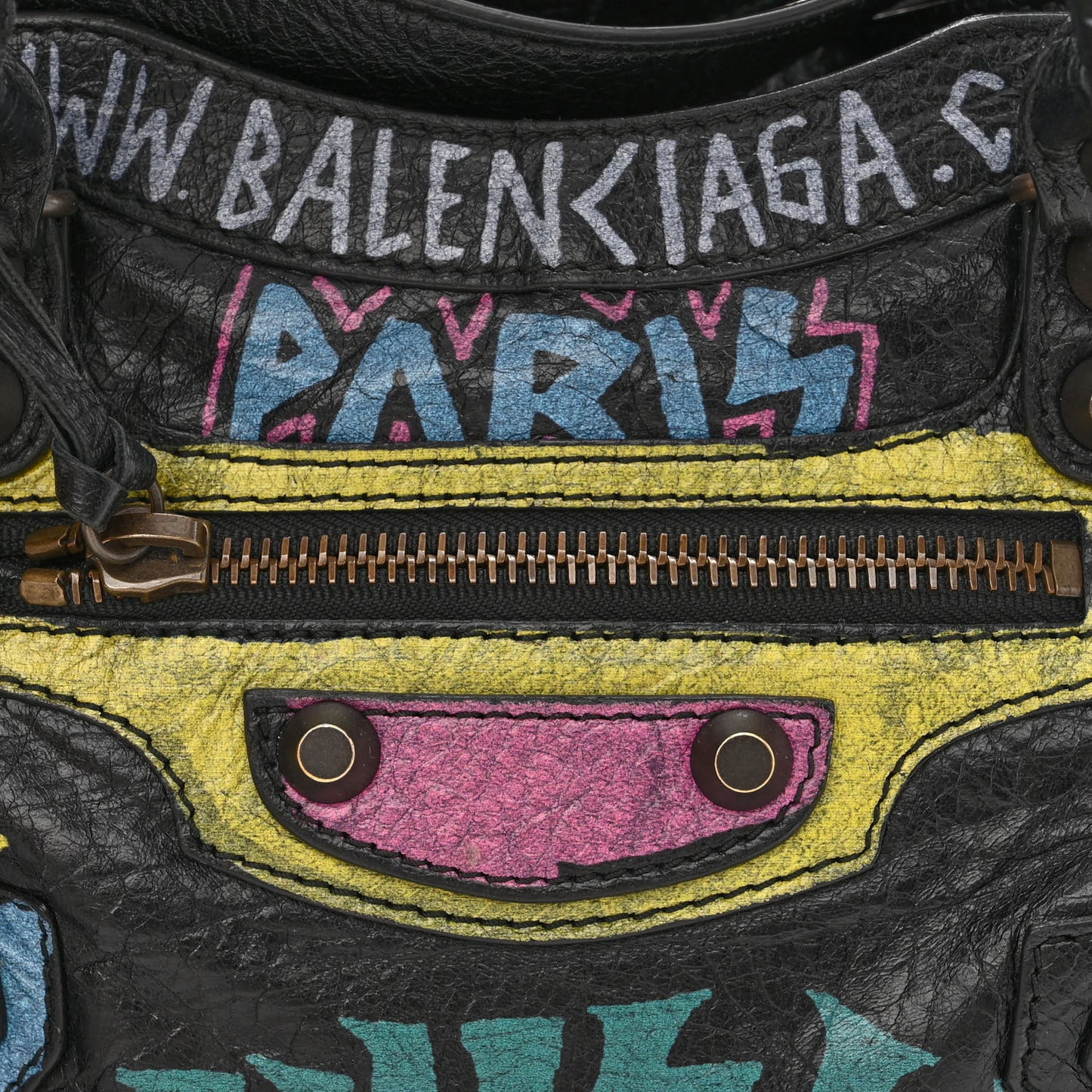 Agneau Arena Graffiti All Over Classic Hardware Mini City Black Multicolor