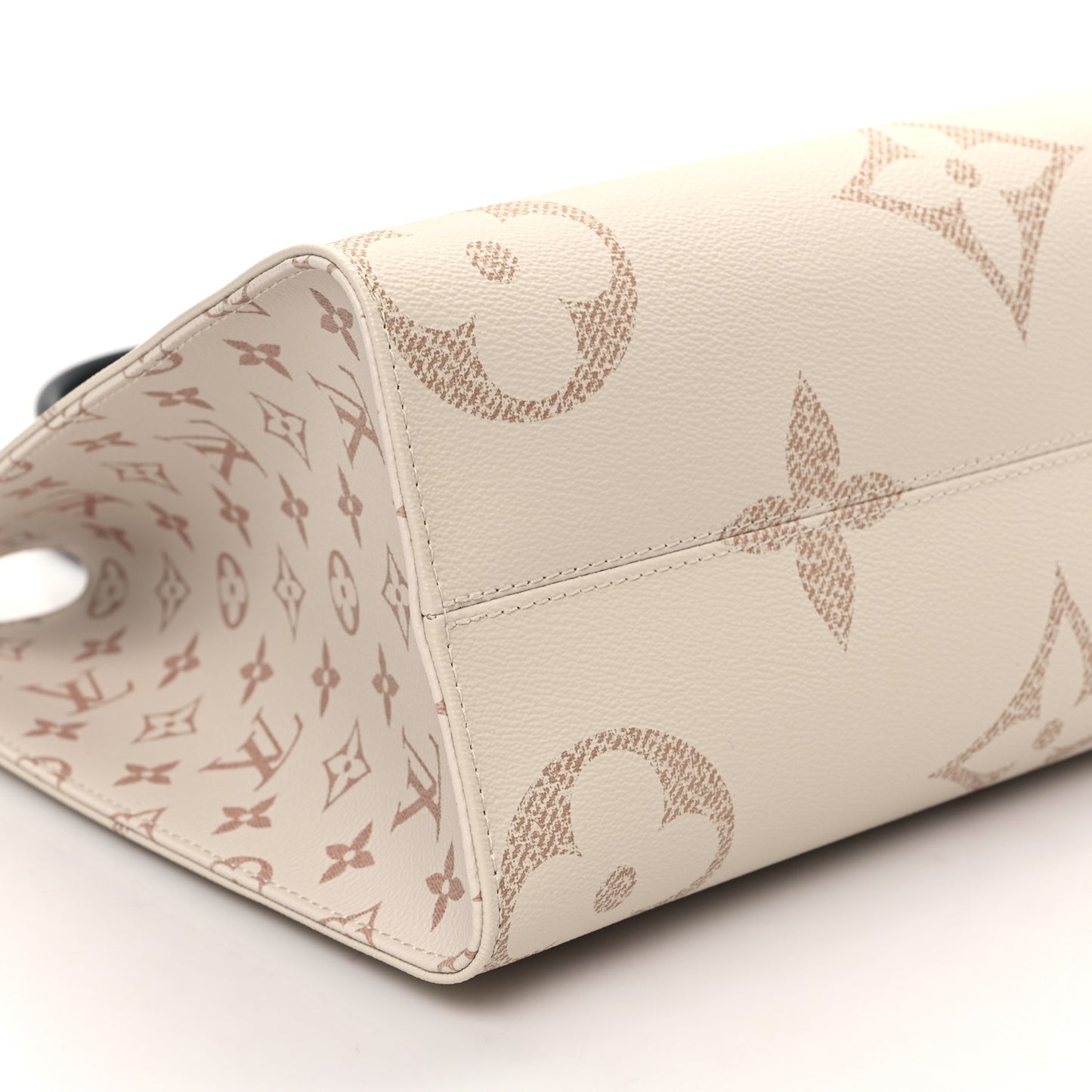 Monogram Dune Giant Onthego MM