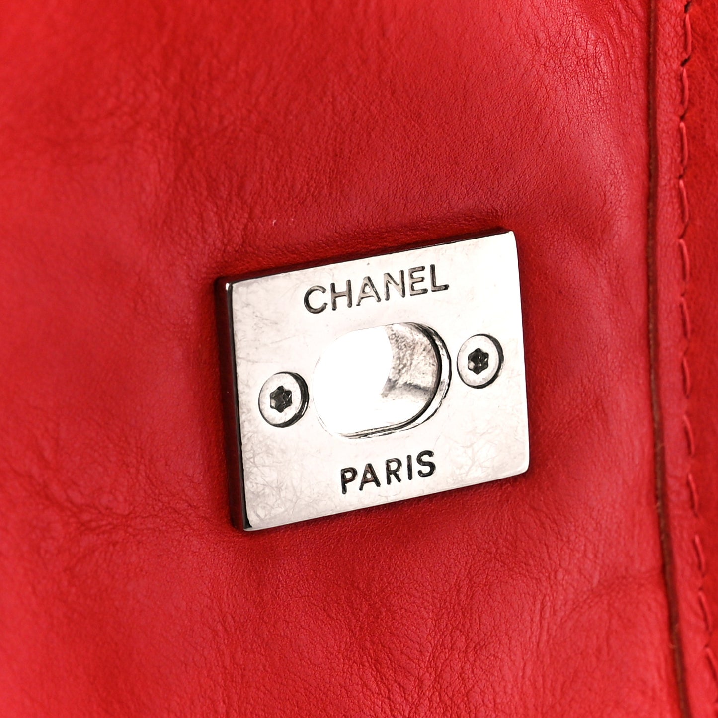 Grained Calfskin Medium Natural Beauty Flap Red