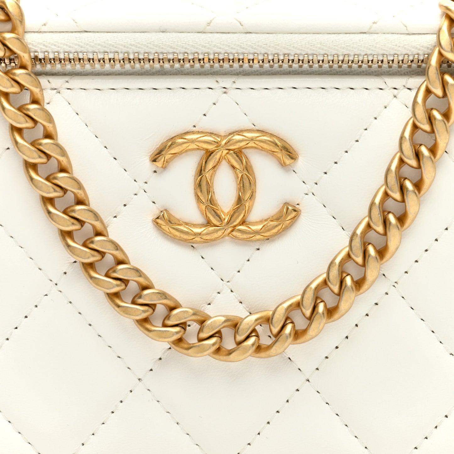 Lambskin Quilted Small Pillow Crush Vanity Case With Chain White