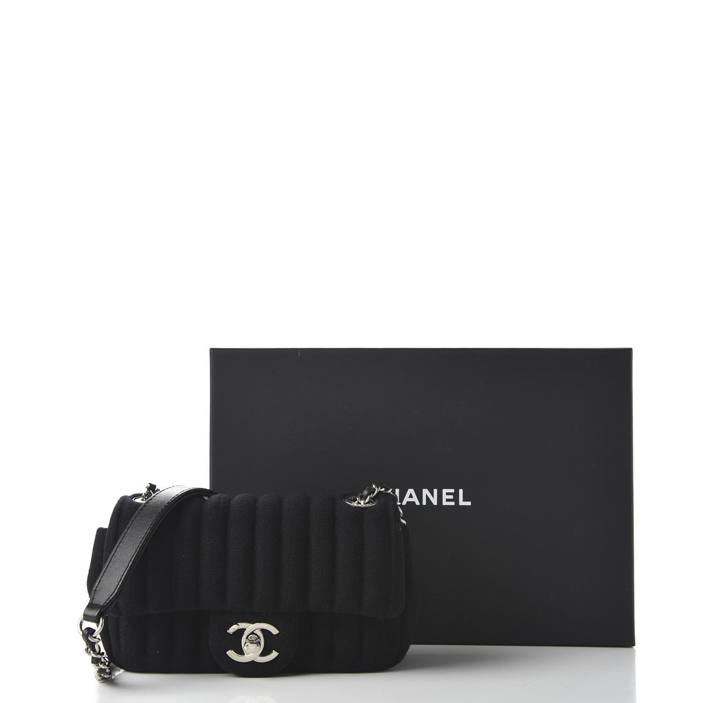 Jersey Vertical Quilted Mini Flap Black