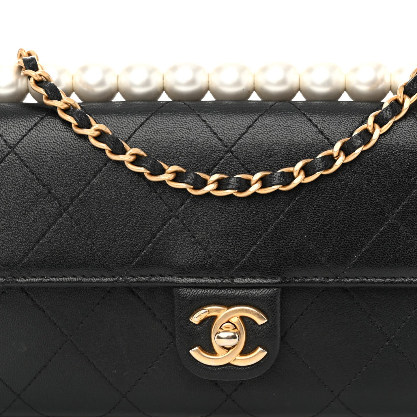 Lambskin Quilted Chic Pearls Clutch With Chain Black