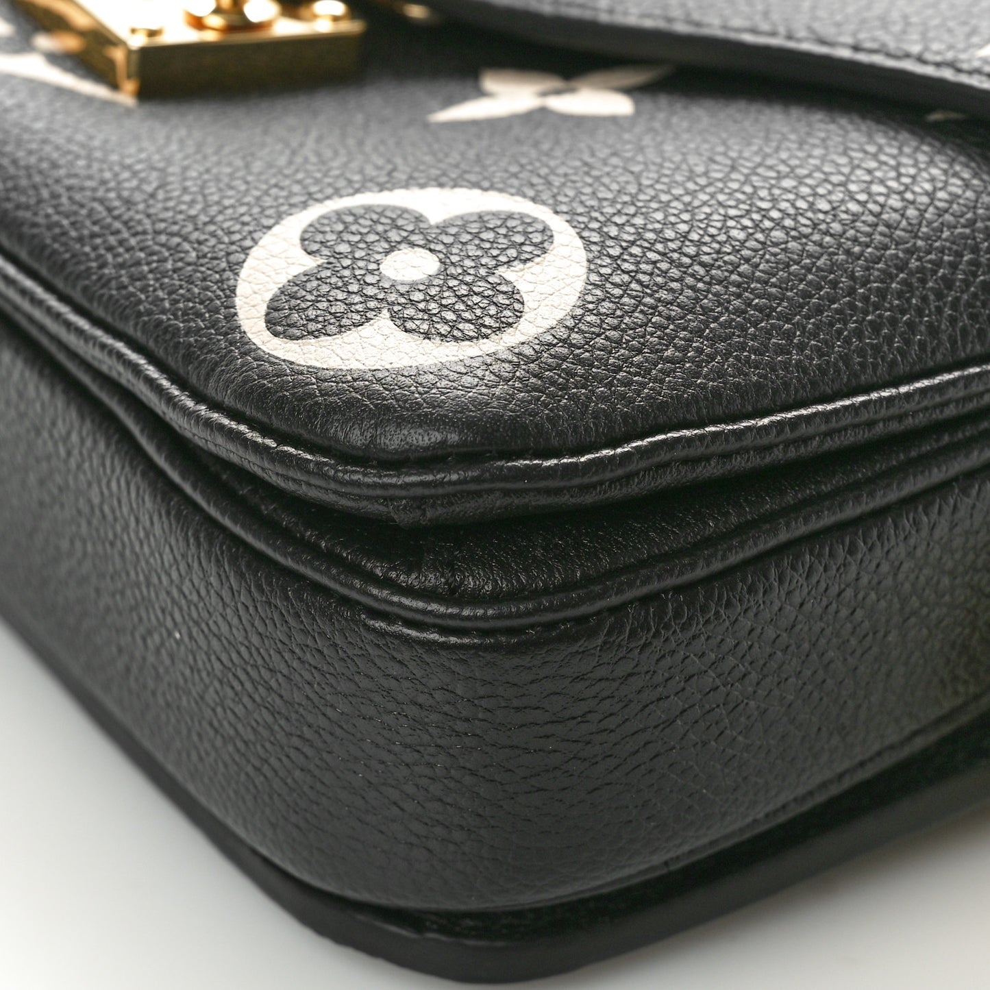 Empreinte Monogram Giant Pochette Metis East West Black Beige
