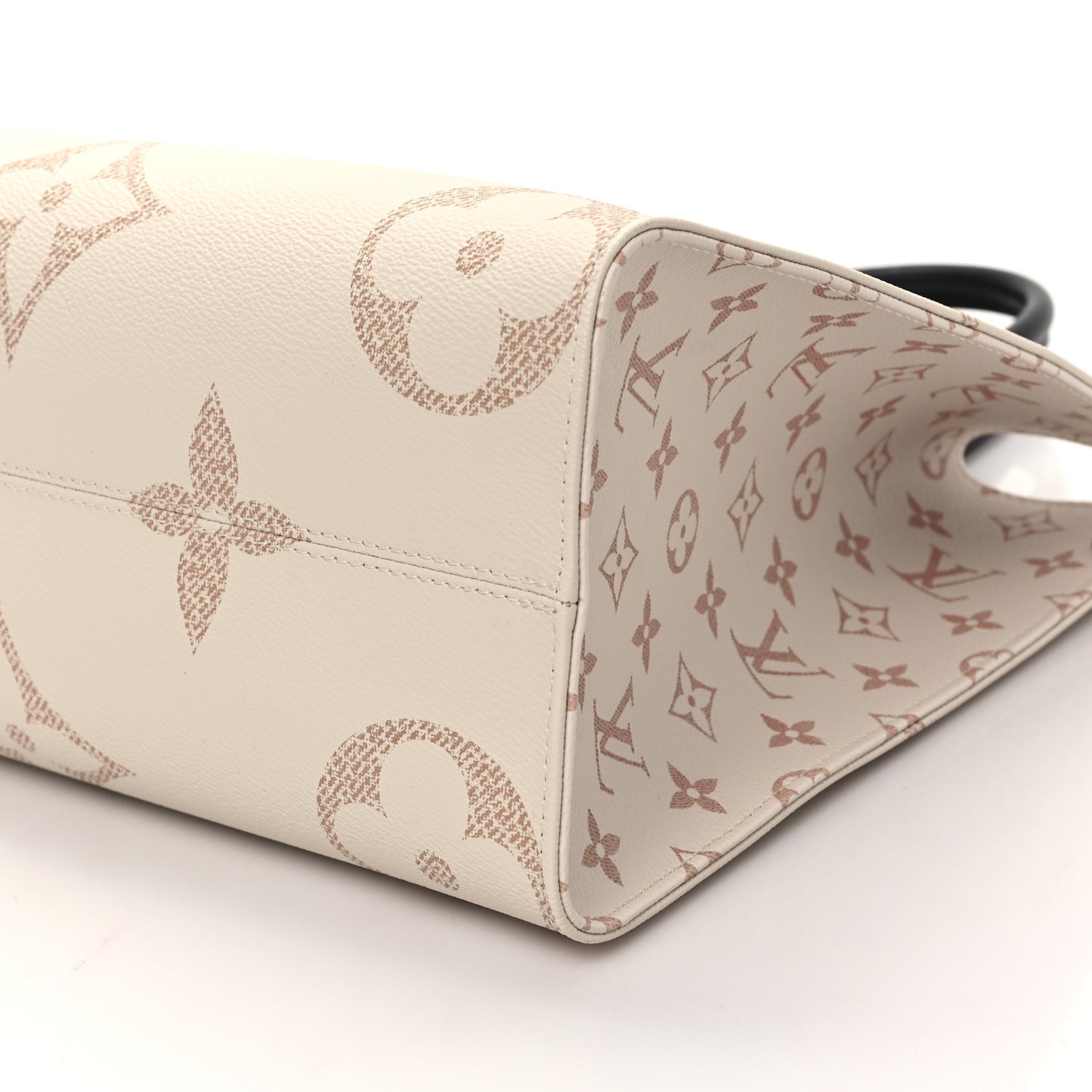 Monogram Dune Giant Onthego MM