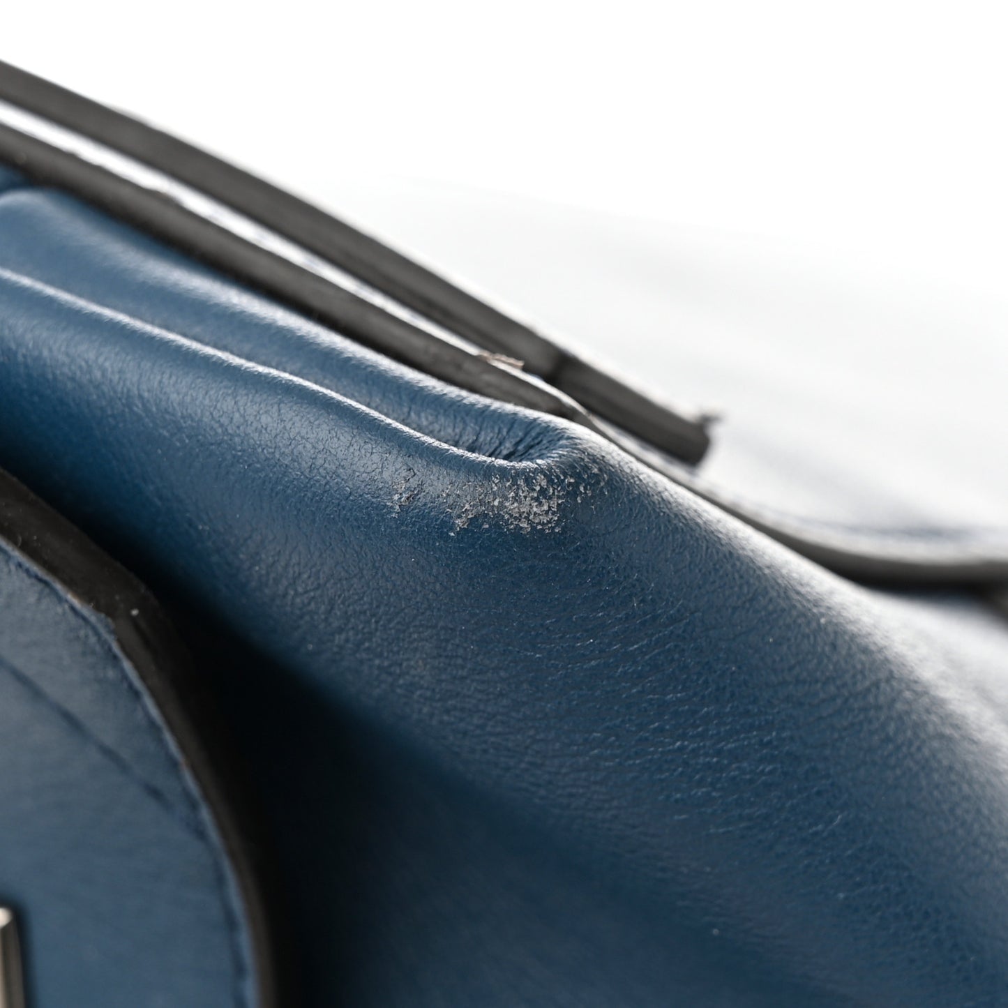 Smooth Calfskin Medium Soft Antigona Midnight