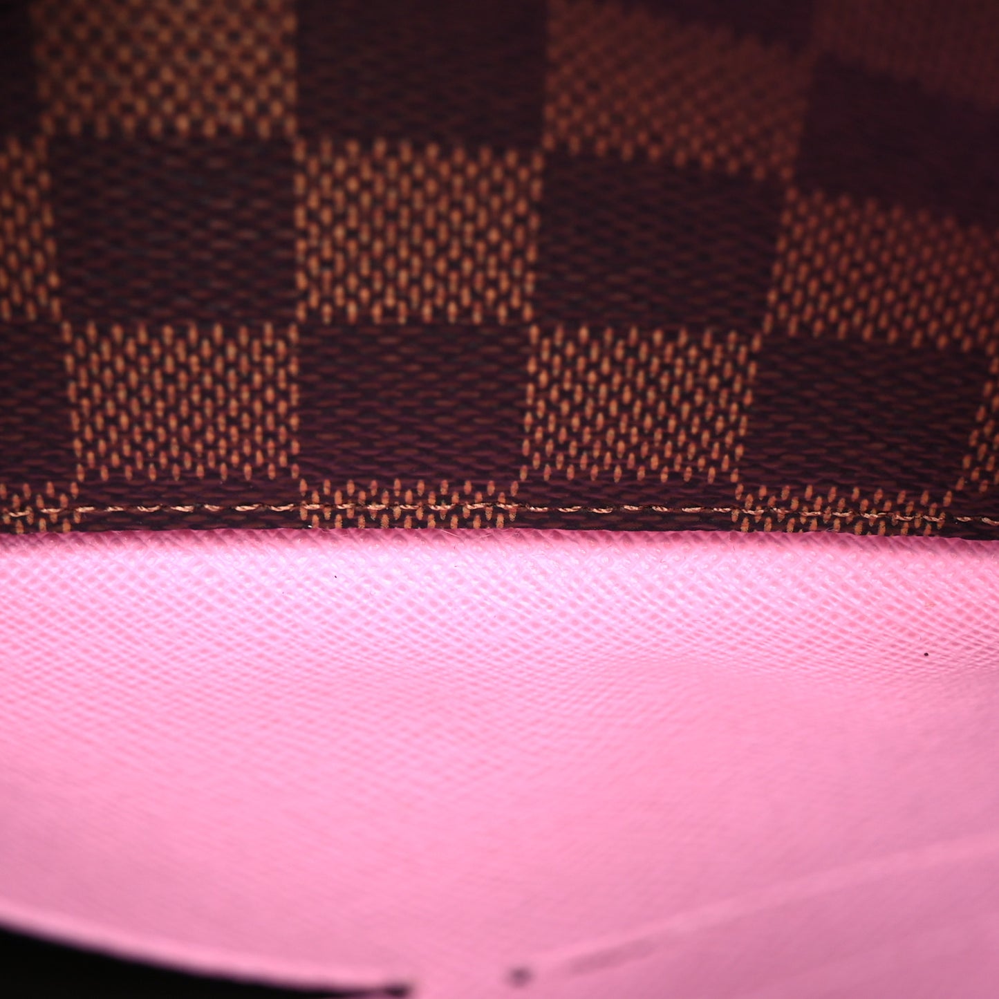 Damier Ebene 2022 Christmas Animation London Sarah Wallet Pink