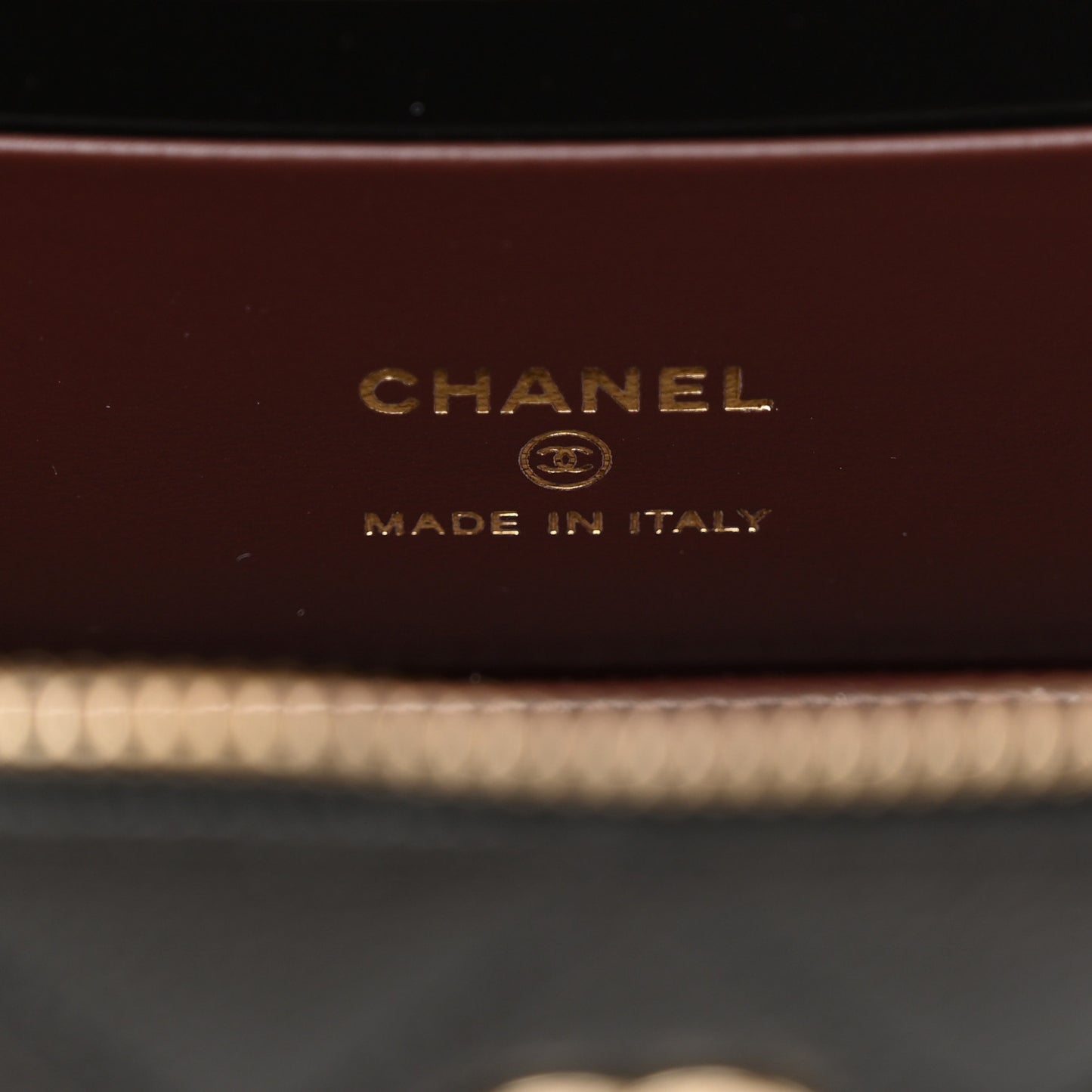 Caviar Quilted Small Vanity Case With Chain Black