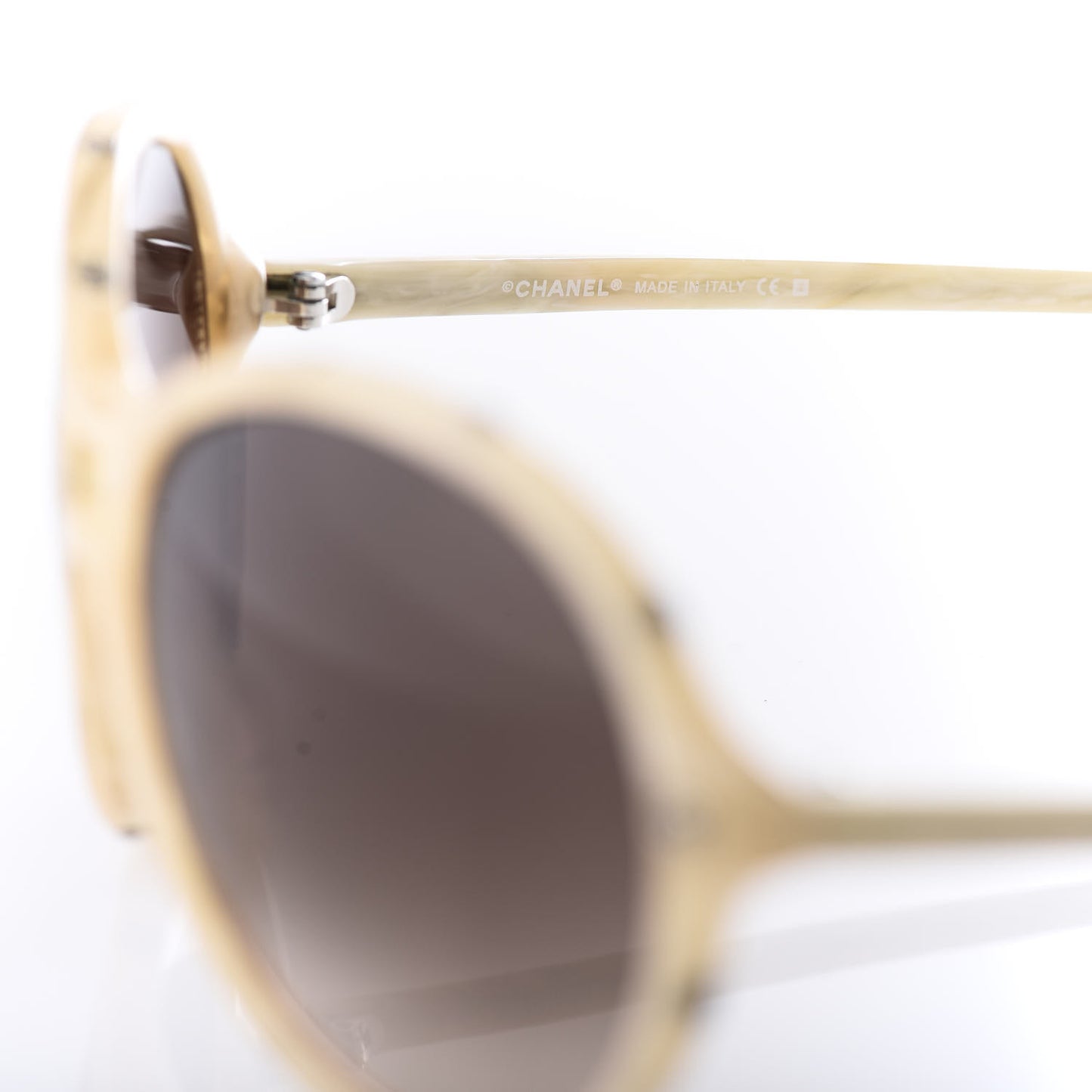 Mother Of Pearl Round CC Sunglasses 5117 Ivory