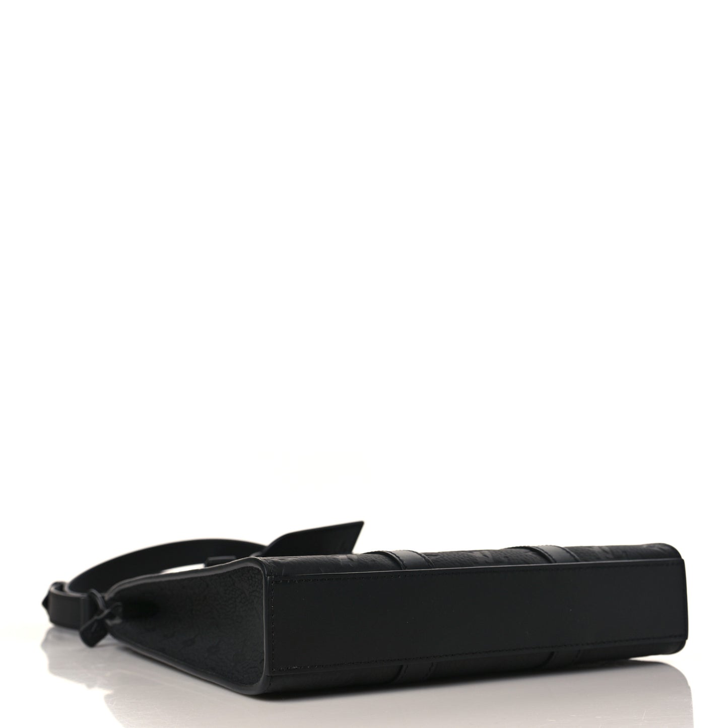 Taurillon Monogram Sac Plat Cross Black