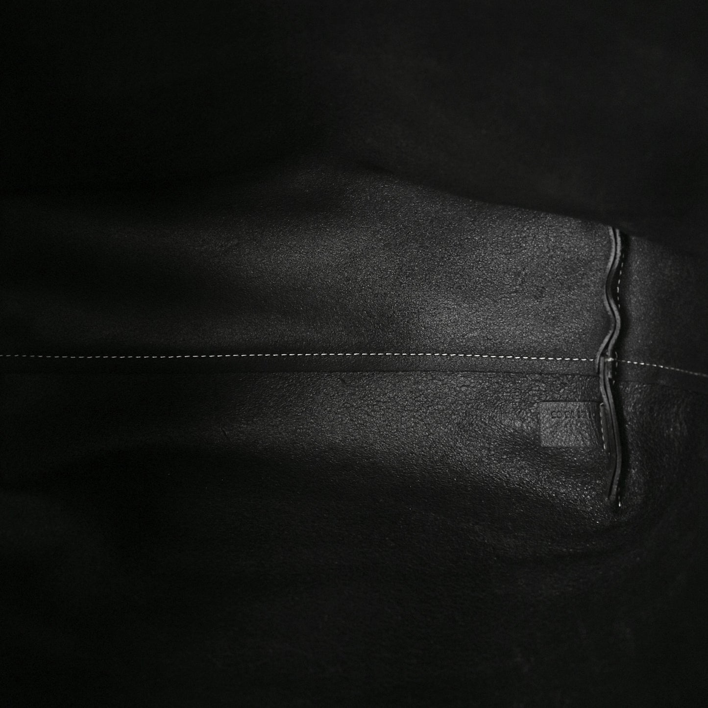 Small Grain Smooth Calfskin Medium Darryl Tote Black