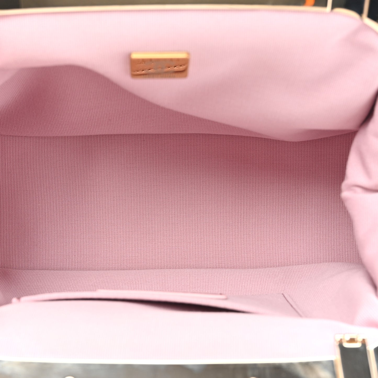 Lambskin Quilted CC Kisslock Clutch Pink