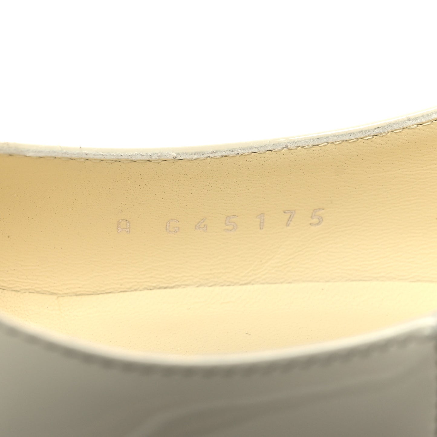 Patent Shearling Lambskin Grosgrain Cap Toe Mary Jane Low Heel Pumps 39 White Black