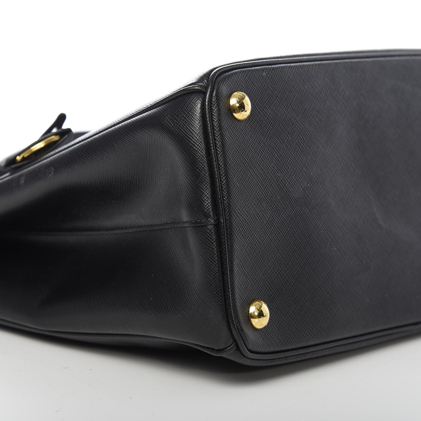 Saffiano Medium Galleria Double Zip Tote Black
