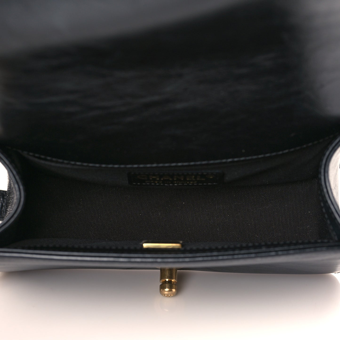 Metallic Glazed Calfskin Medium Boy Flap Black Gold