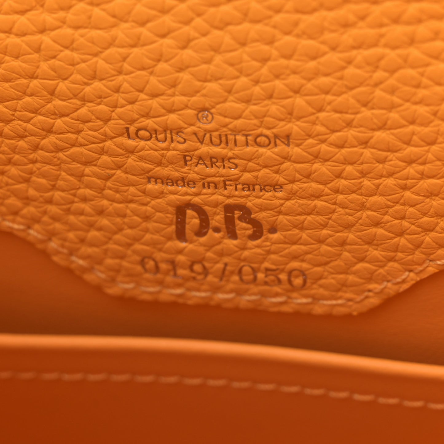 Taurillon Bolsa Capucines MM Orange White