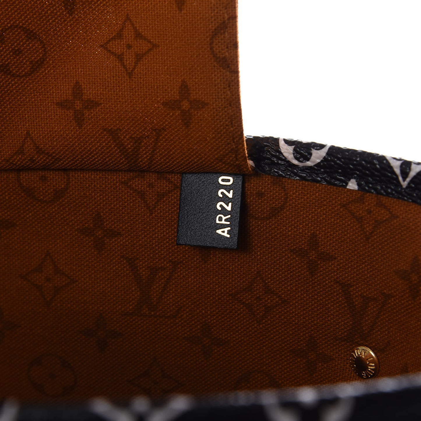 Monogram Giant Crafty Neverfull MM Creme Caramel