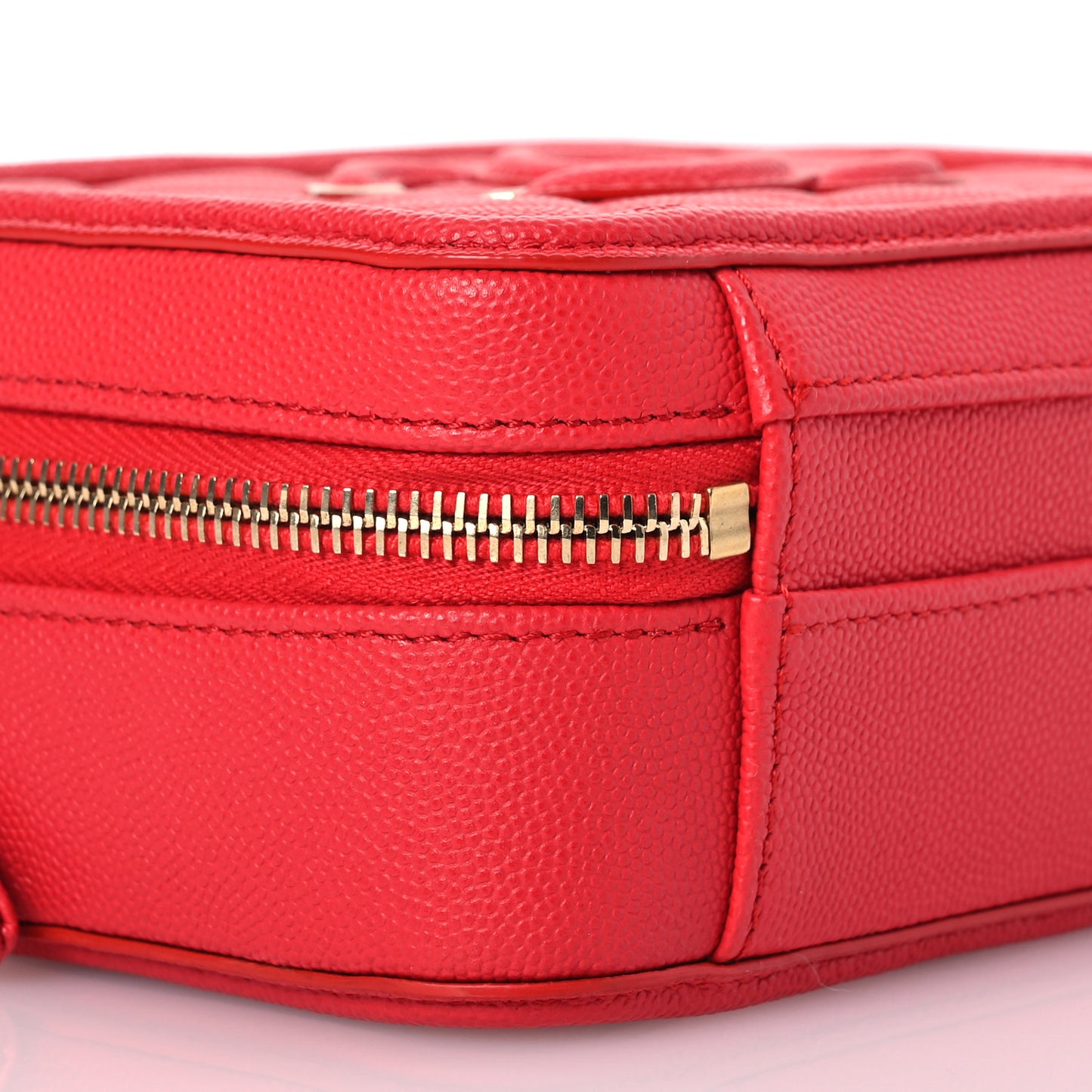 Caviar Quilted Small CC Filigree Vanity Case Red
