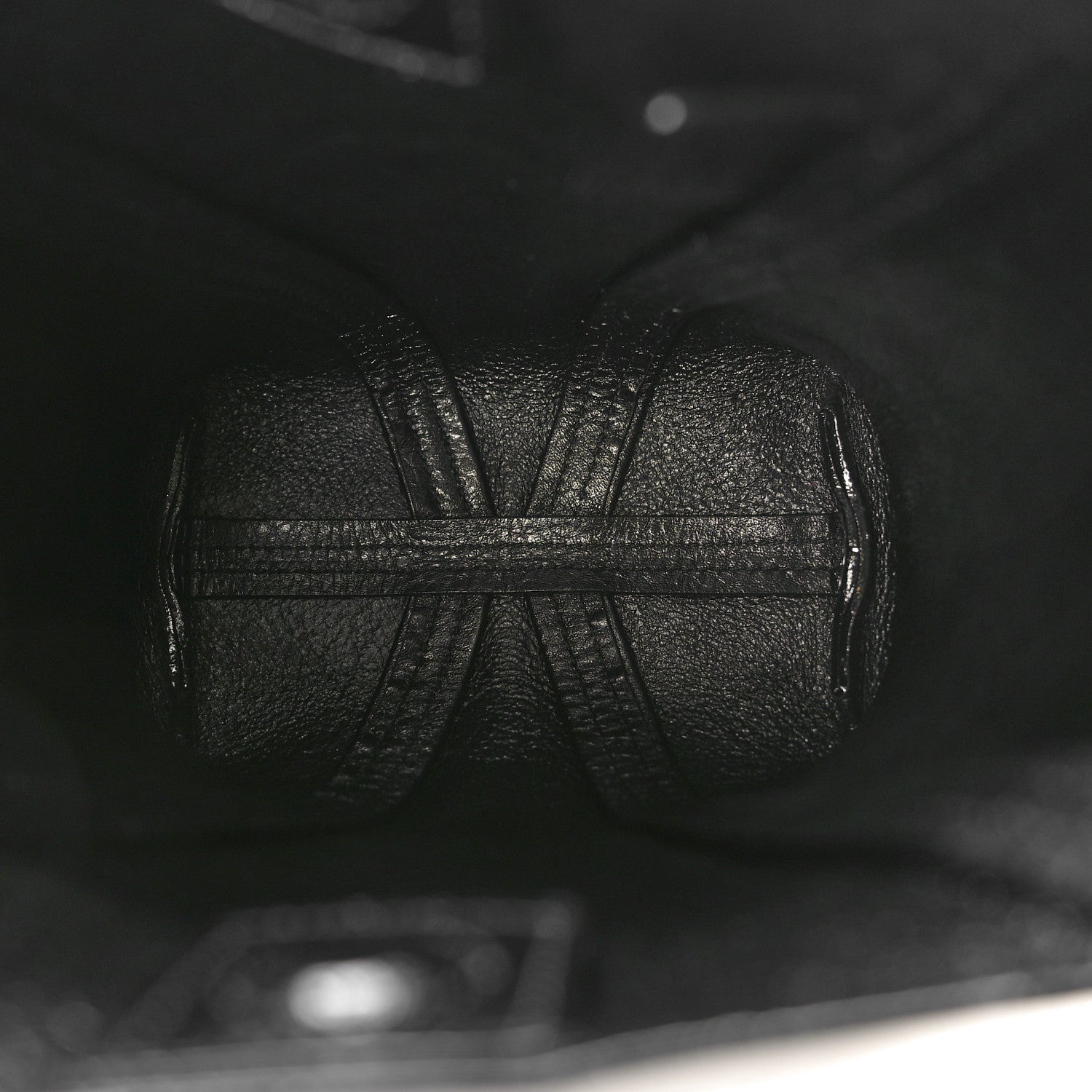Chloe Grained Calfskin Small Spin Tote Black 5 of 10