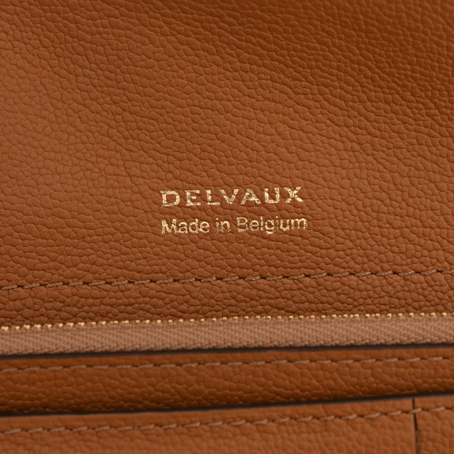 Grained Rodeo Calfskin Brillant Compact Wallet Vegetal