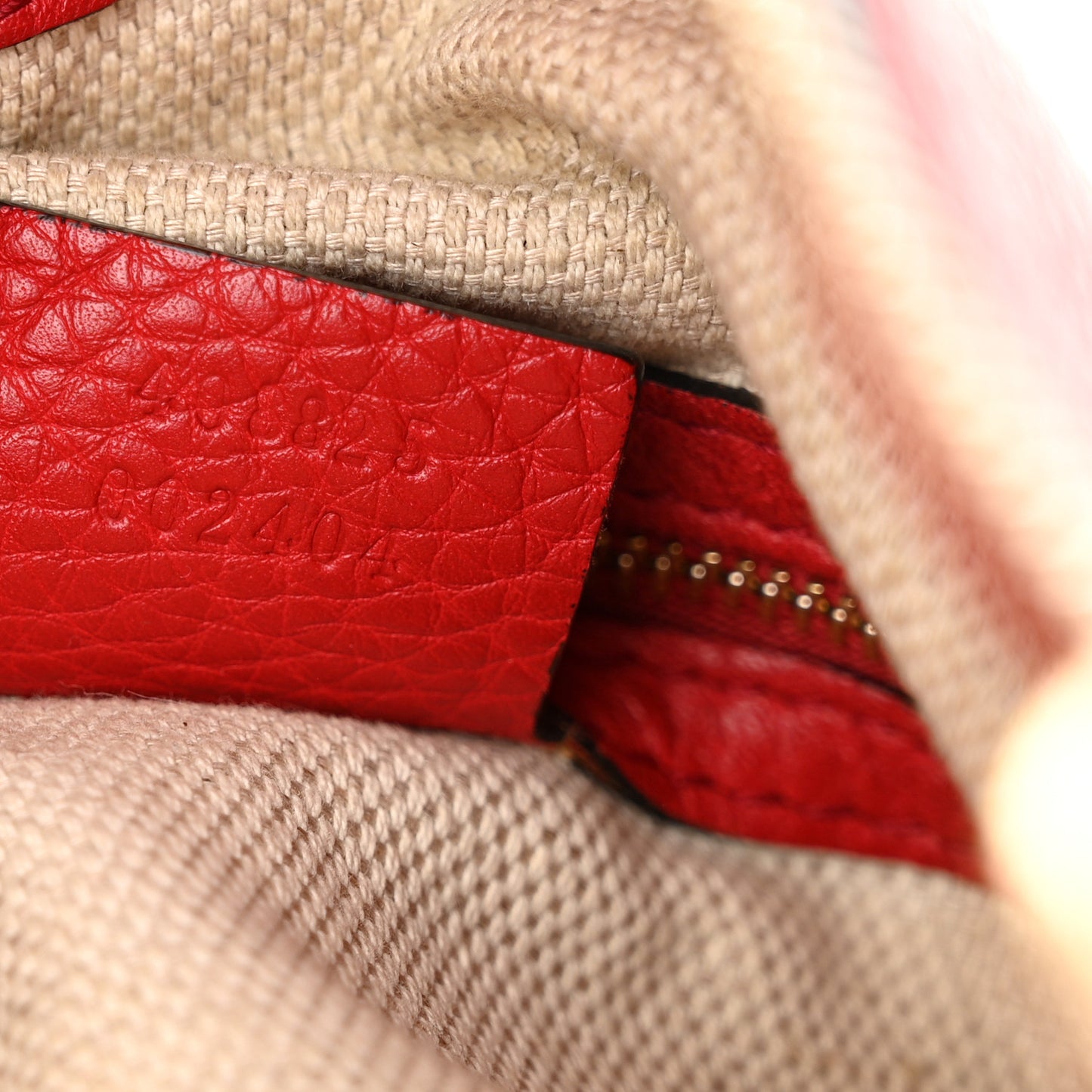 Pebbled Calfskin Large Soho Hobo Tabasco Red