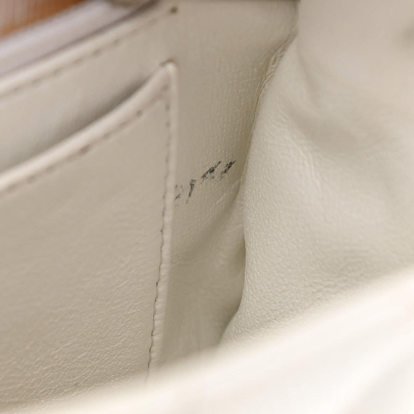 Caviar Quilted Jumbo Single Flap White
