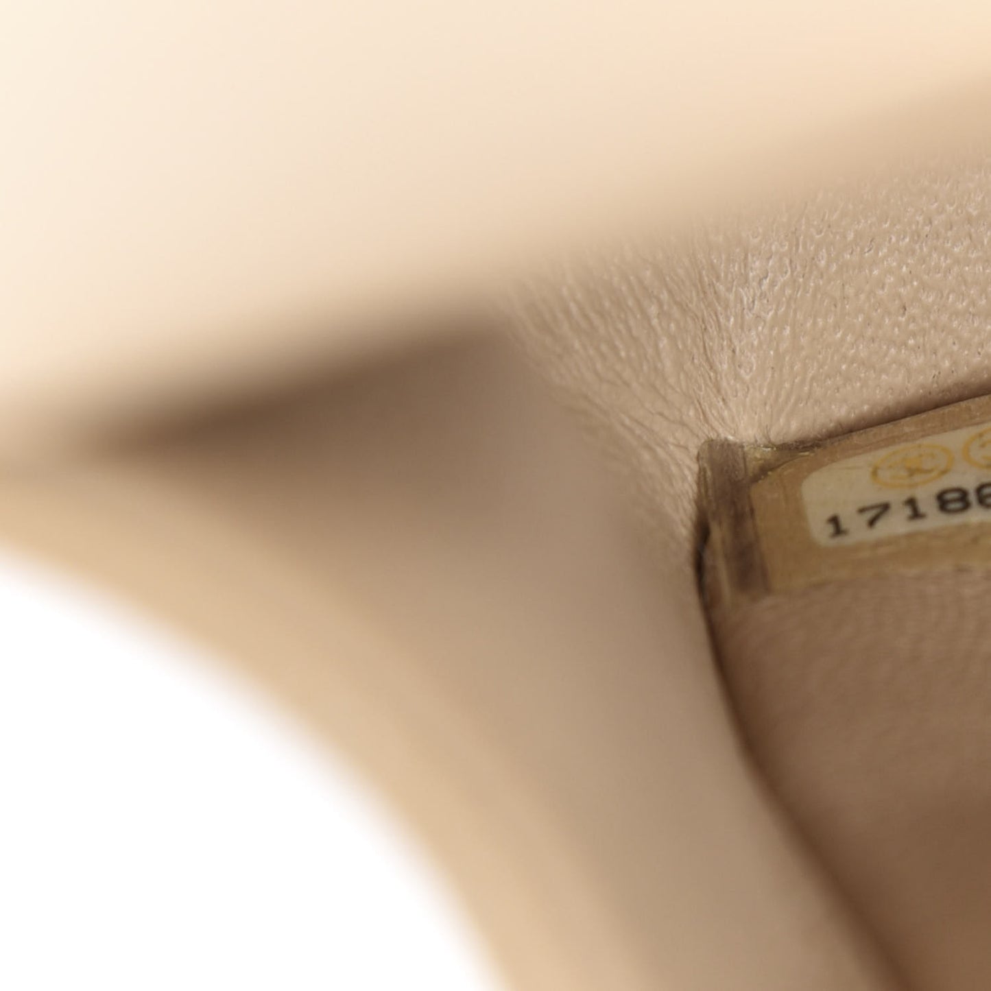 Caviar Quilted Medium Double Flap Beige Clair