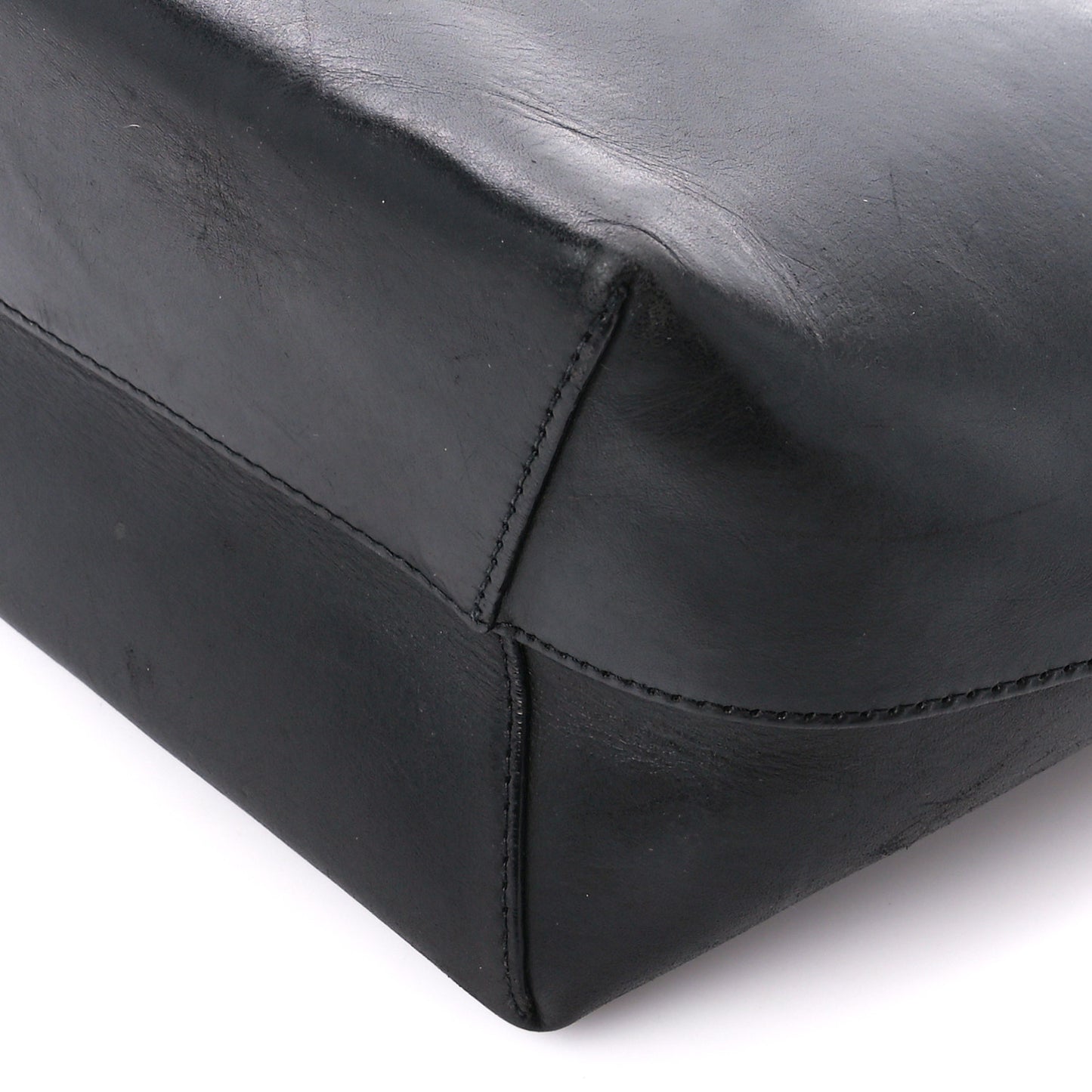 Vegetable Tanned Calfskin Bucket Bag Black Royal