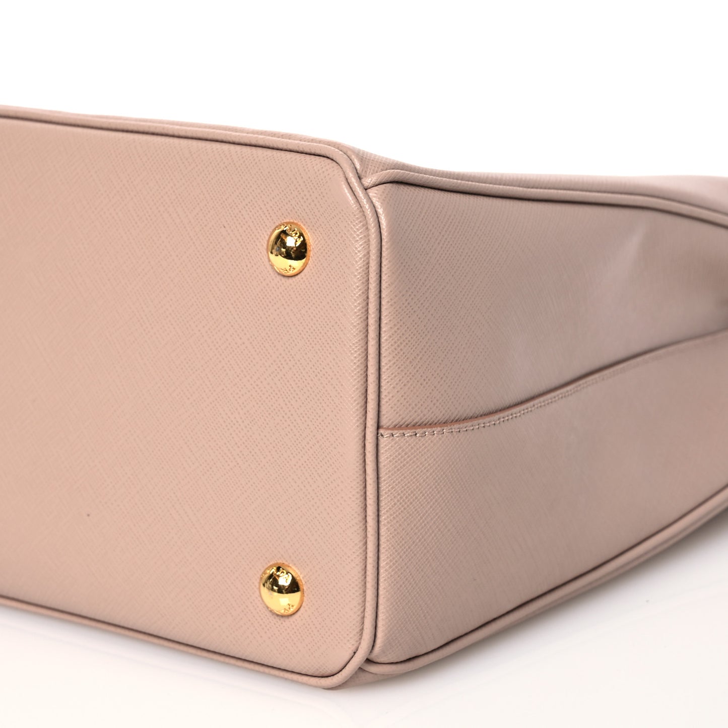 Saffiano Lux Medium Tote Cammeo