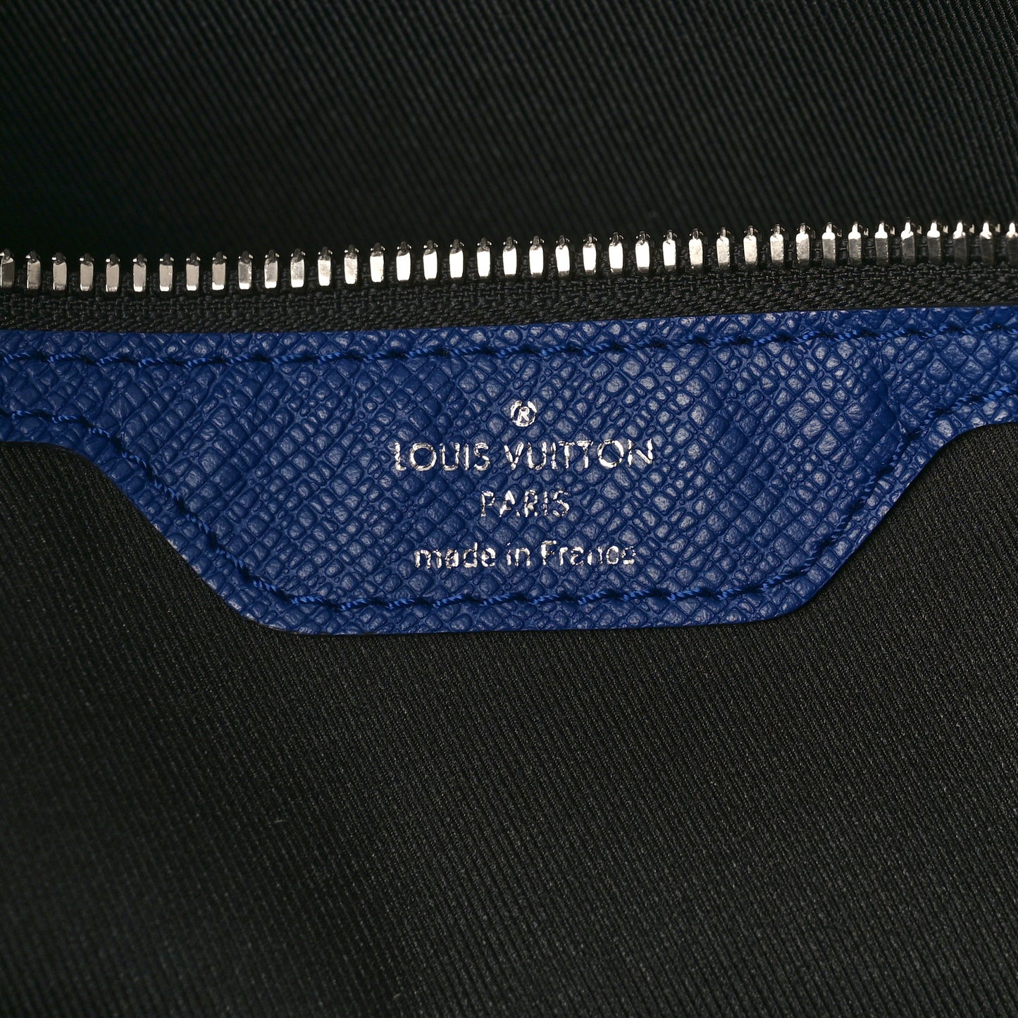 Taiga Monogram Eclipse Keepall Bandouliere 50 Pacific Blue