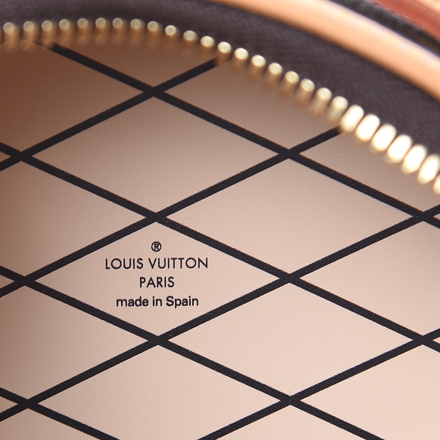 Monogram Mini Boite Chapeau
