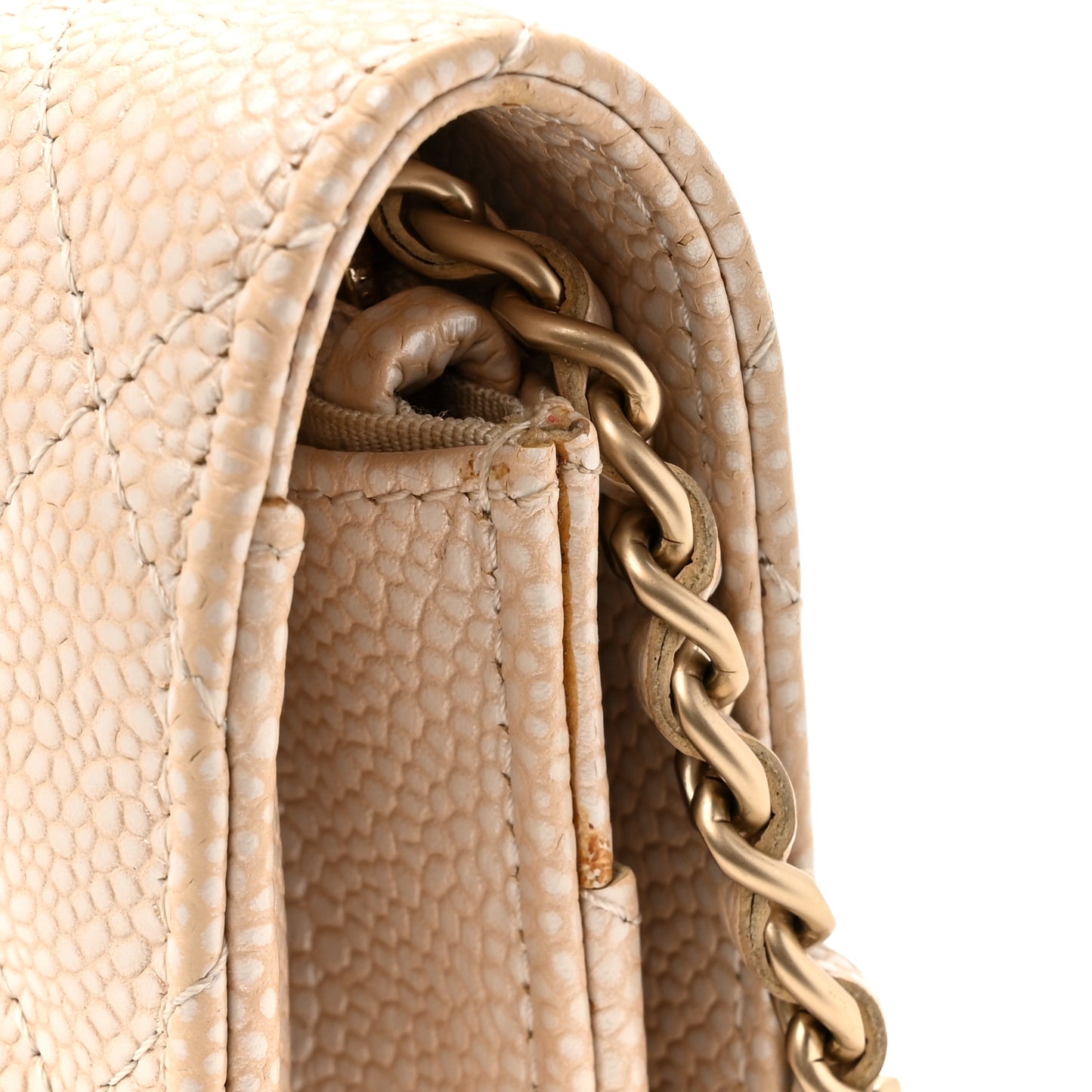 Pearly Caviar Quilted Wallet On Chain WOC Beige