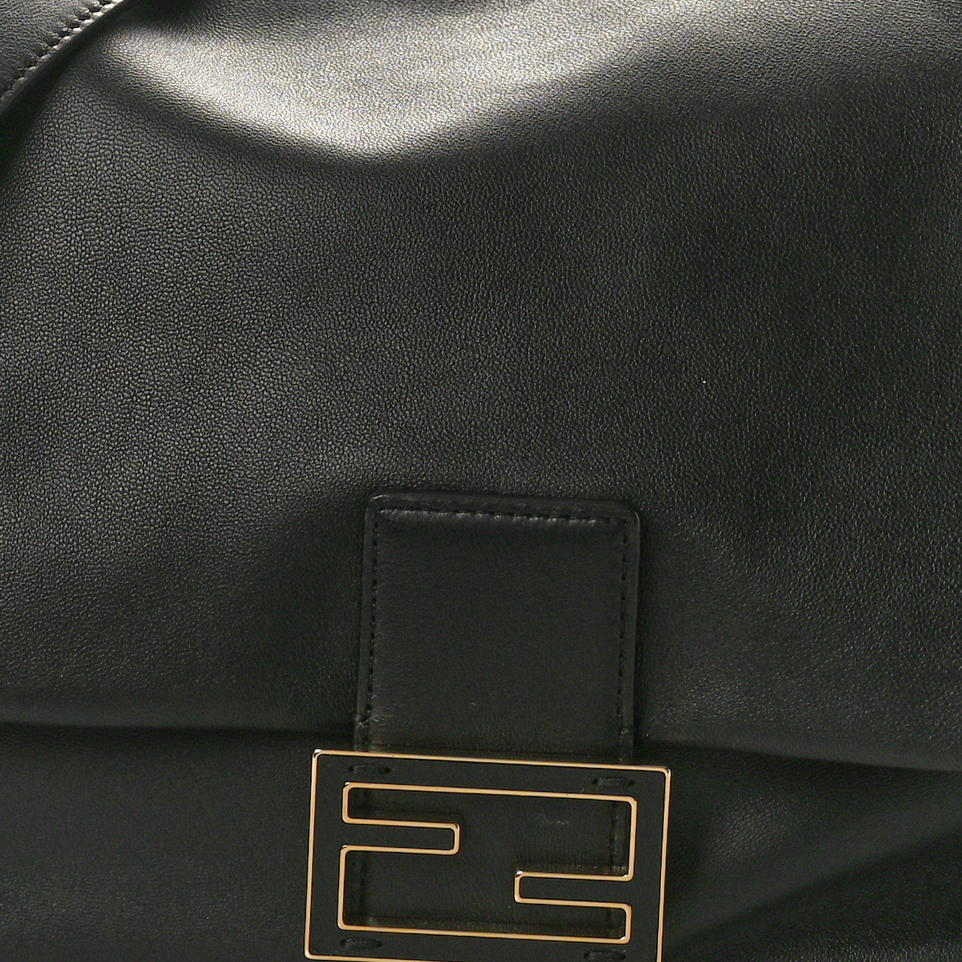 Nappa Medium Mamma Baguette Black