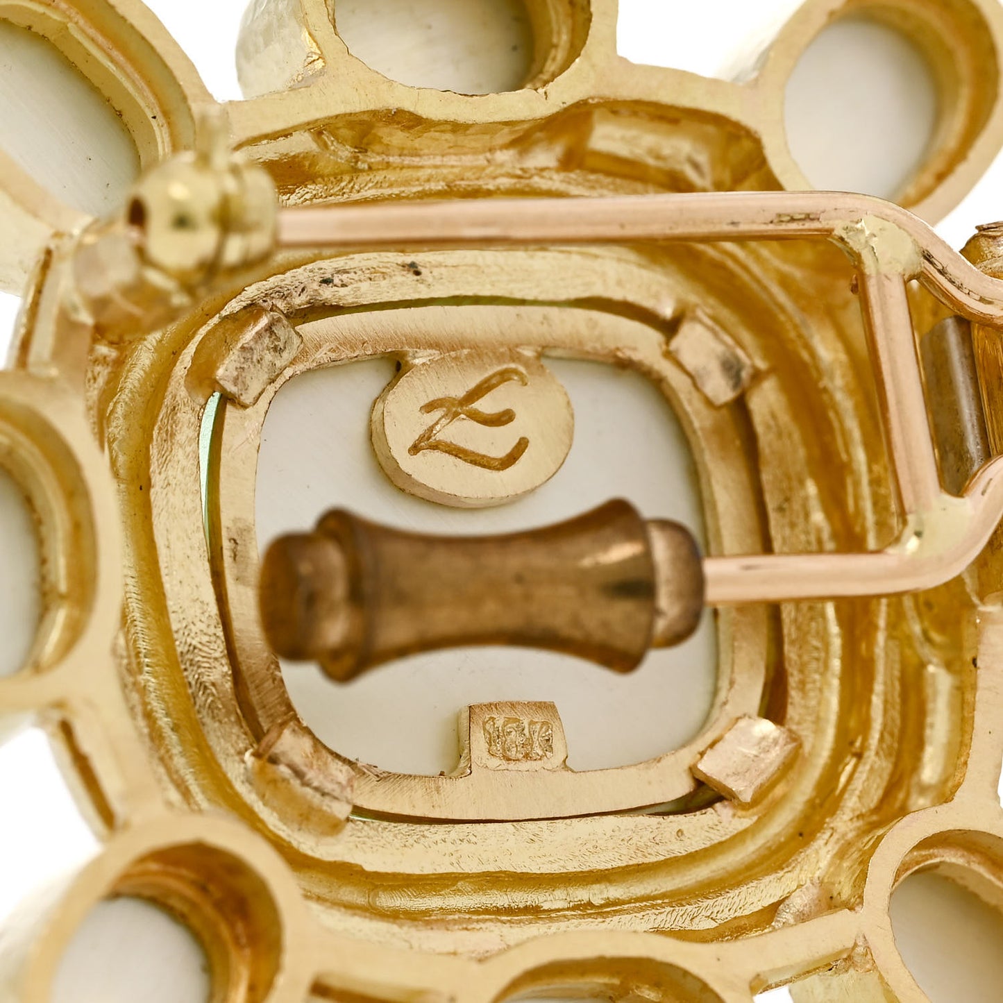 18K Yellow Gold Peridot Venetian Glass Intaglio Brooch Pin Green