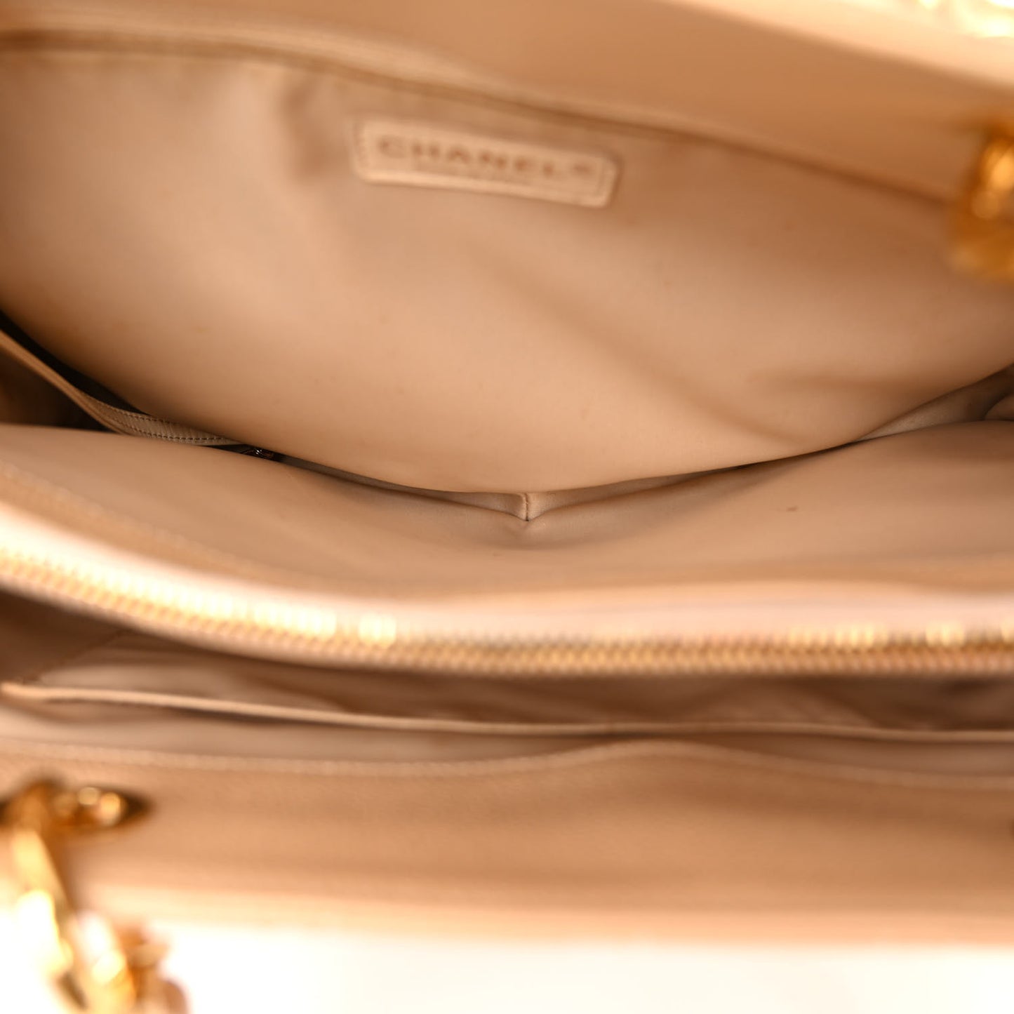 Caviar Quilted Grand Shopping Tote GST Beige Clair