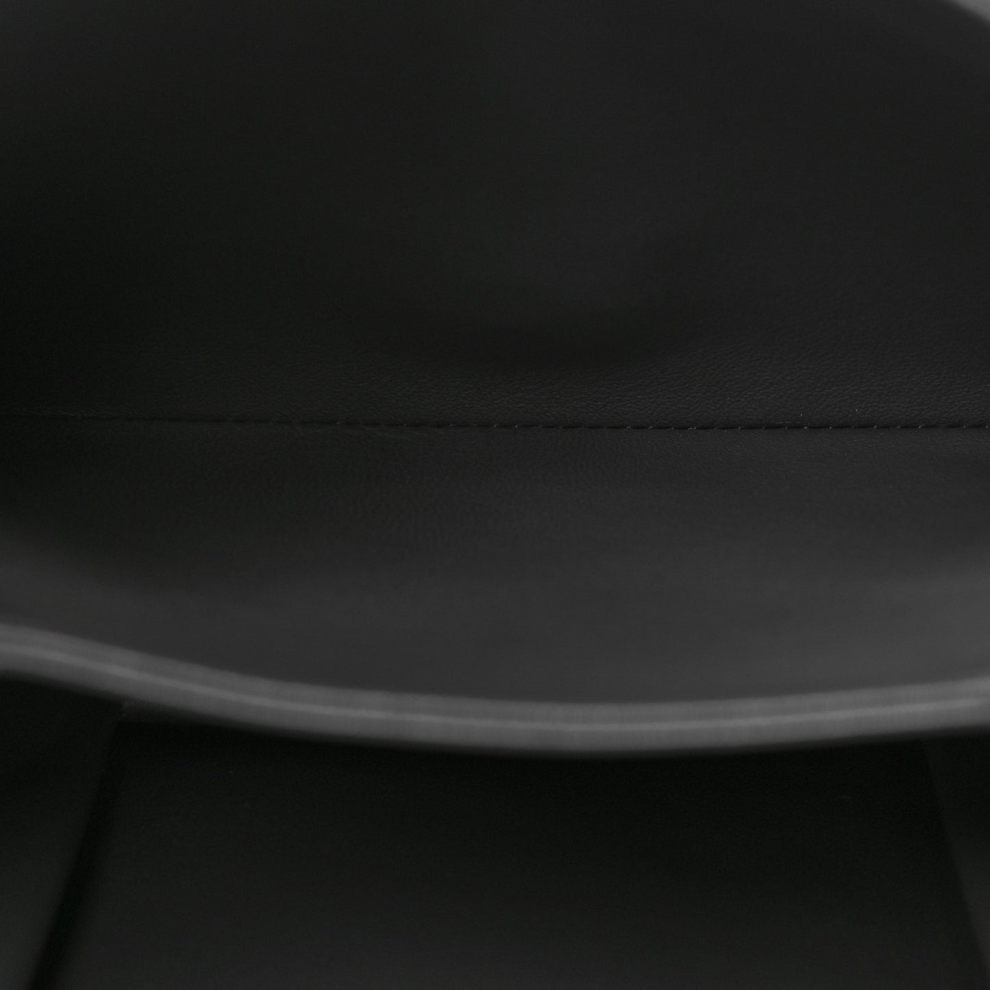 Smooth Calfskin Medium Tabou Anthracite