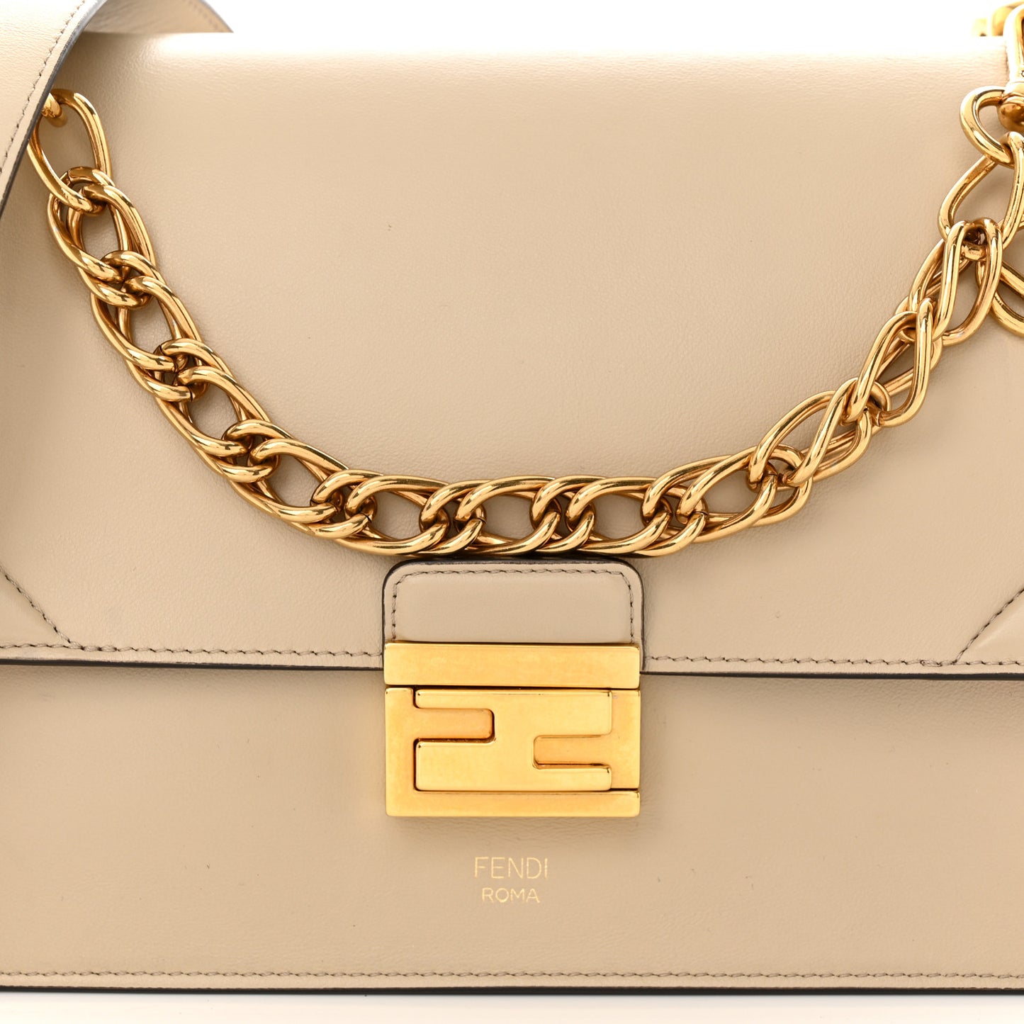 Vitello Grace Matte F is Fendi Kan U Shoulder Bag Nuvola