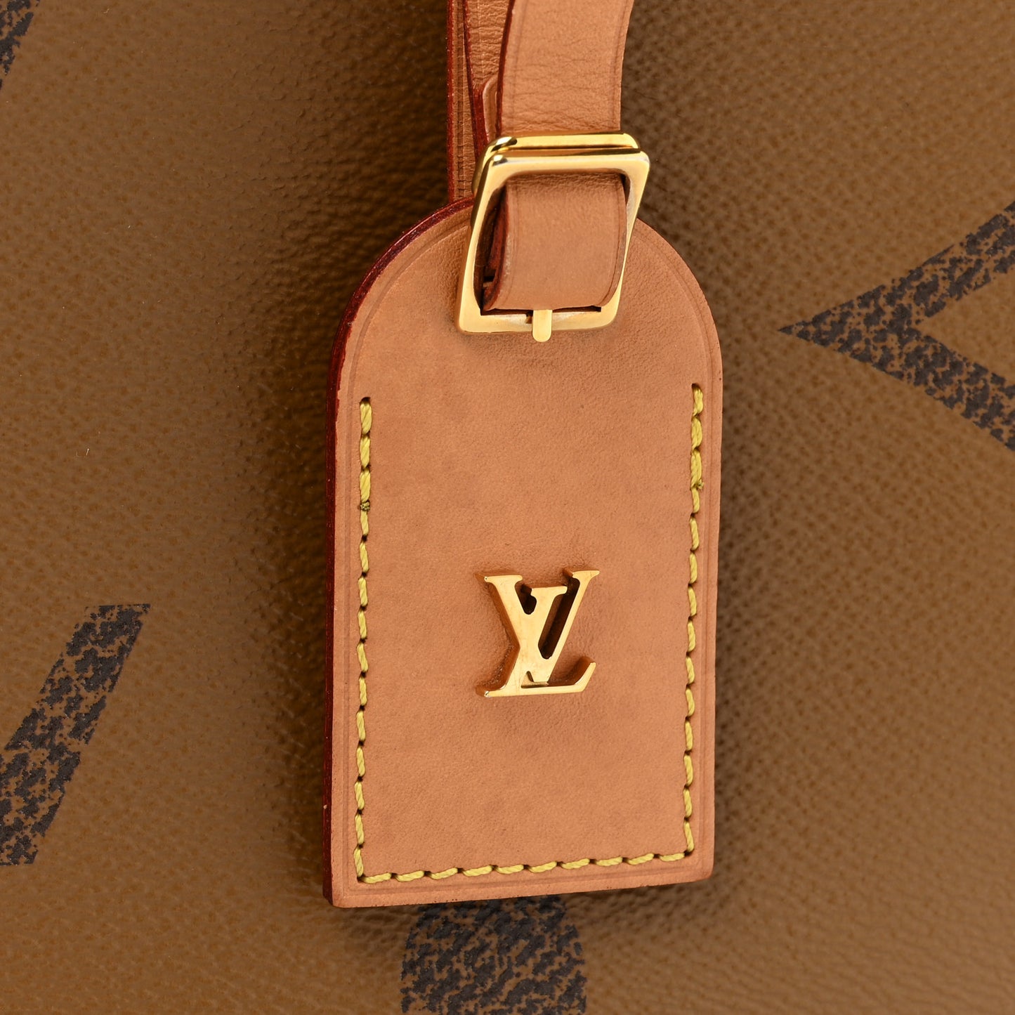 Reverse Monogram Giant Boite Chapeau Souple