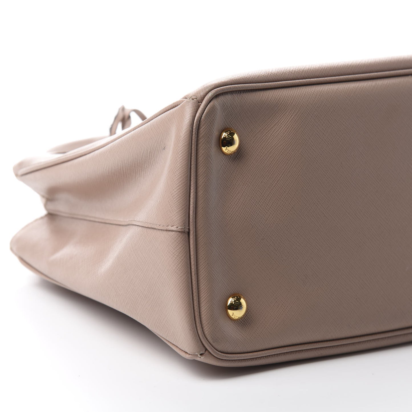 Saffiano Lux Medium Tote Cammeo