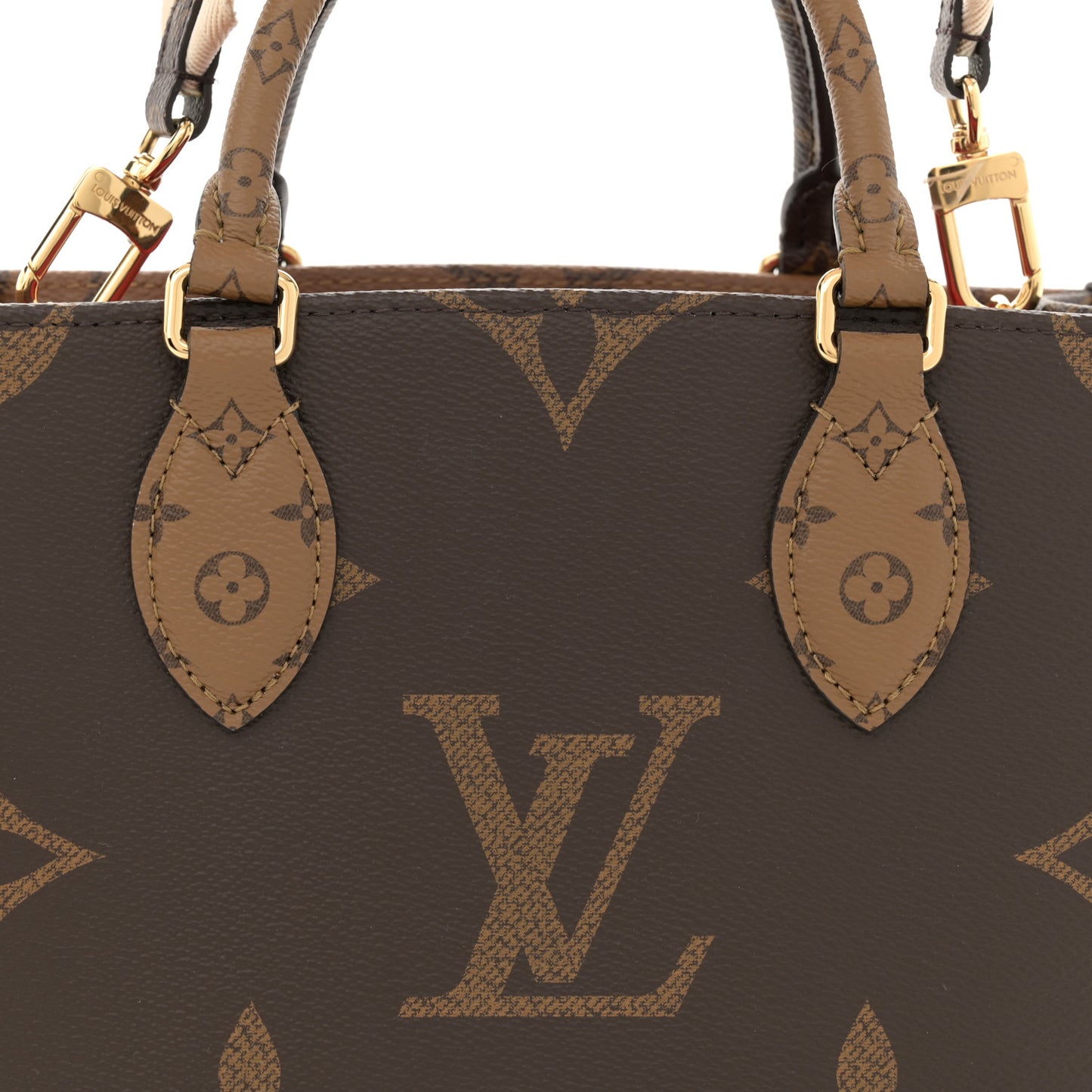 Reverse Monogram Giant Onthego PM